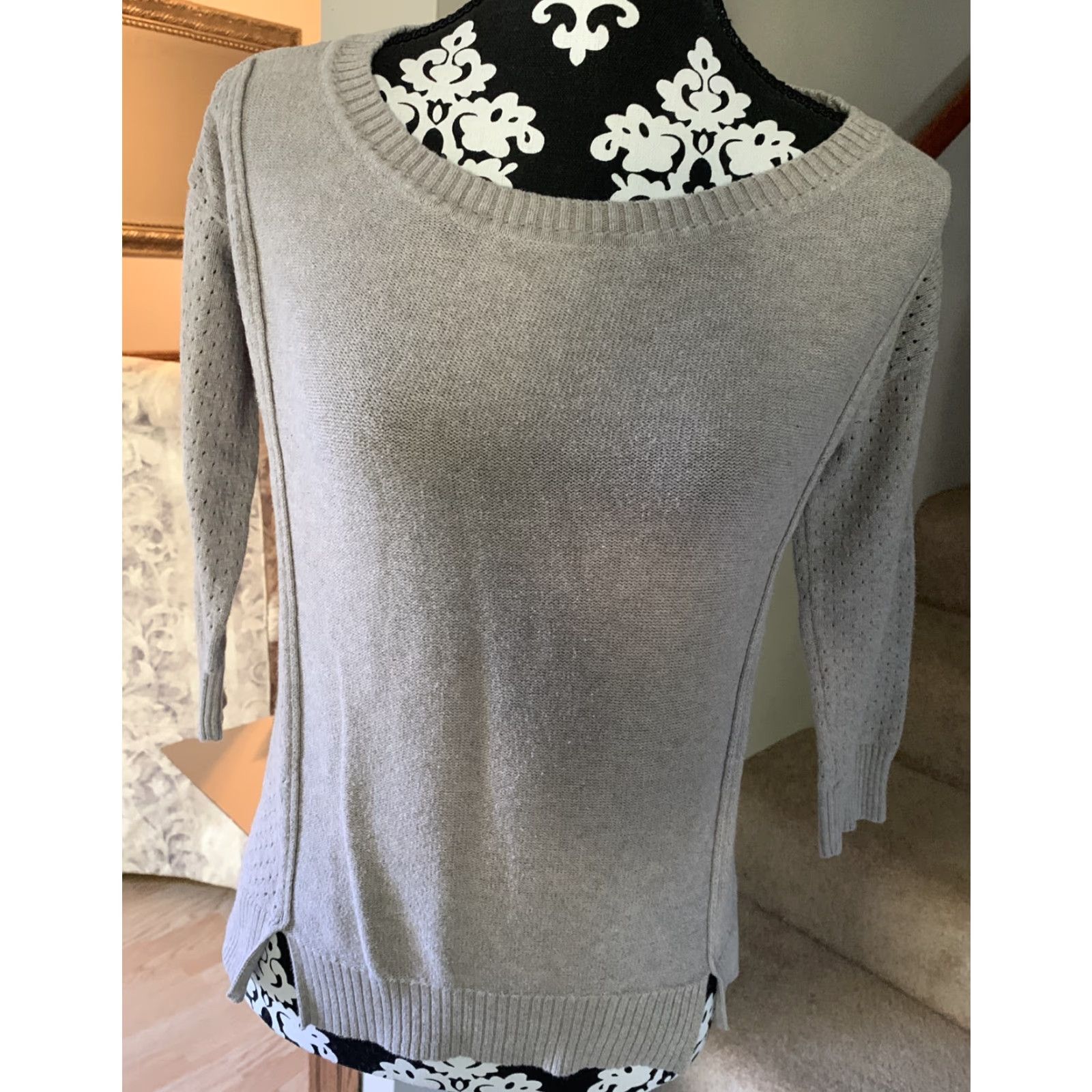 American Eagle Outfitters VINTAGE American Eagle Pullover Sweater Knit 3/4 Sleeve Gray SZ S Womens Girls, Pullover, Knit, Gray, 3/4 Sleeve, S, Womens Girls Size S / US 4 / IT 40 - 2 Thumbnail