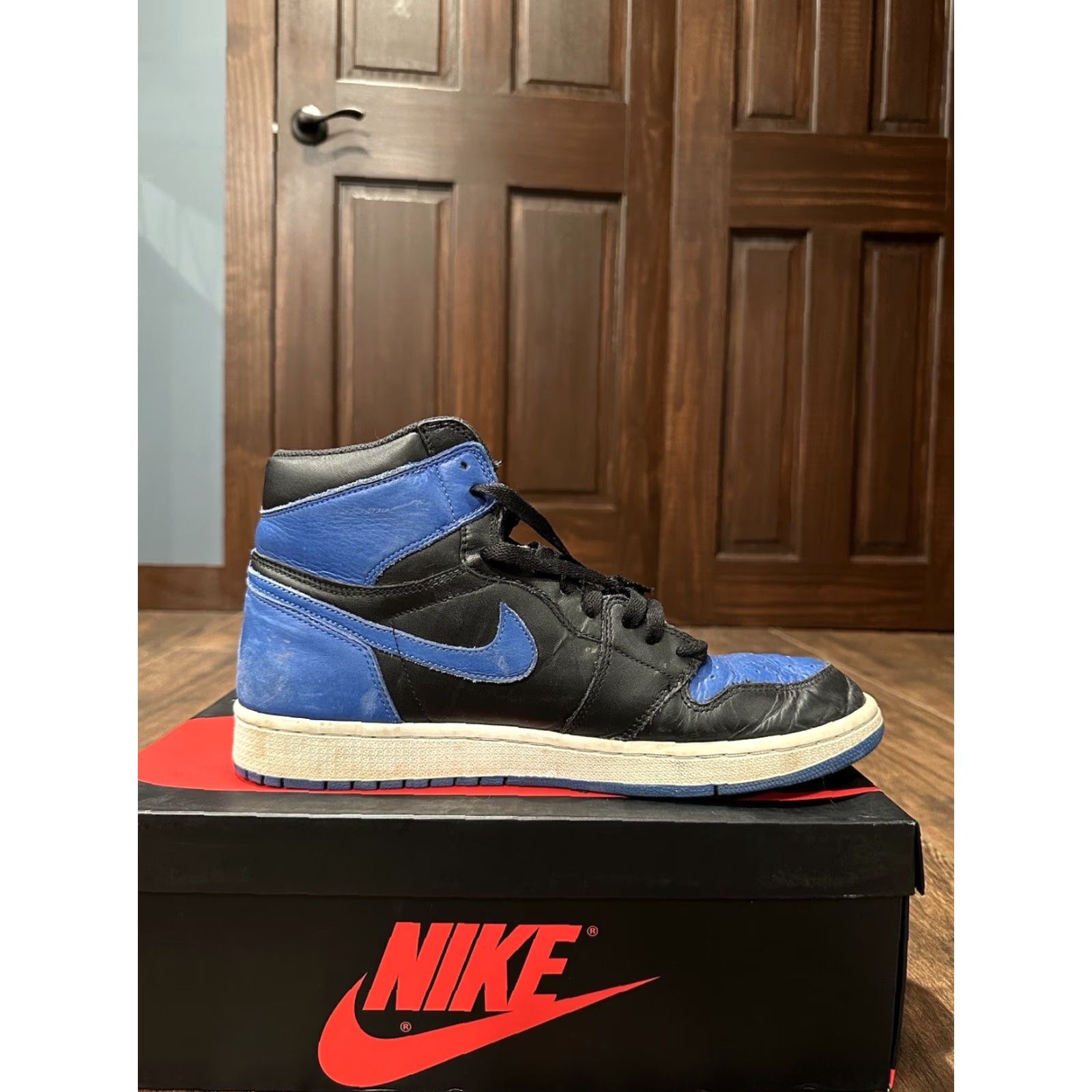 Jordan Brand Nike Air Jordan 1 Retro High OG Royal 2017 SIZE 12 BLUE WHITE BLACK Men High Top Sneaker Size US 11 / EU 44 - 5 Thumbnail
