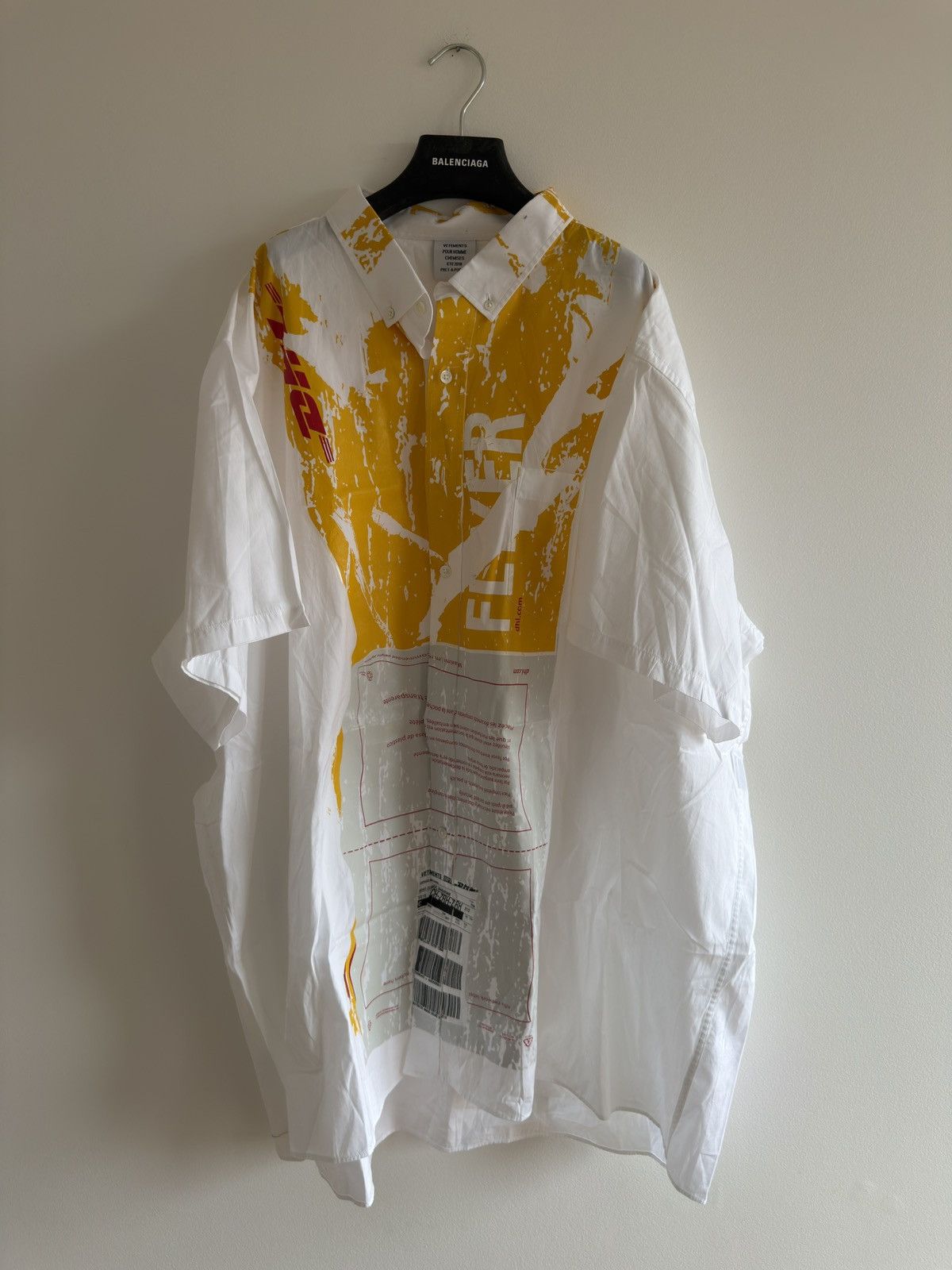 Vetements *RARE* VETEMENTS X DHL DEMNA OVERPRINT SHIRT LABEL OG Size US M / EU 48-50 / 2 - 1 Thumbnail