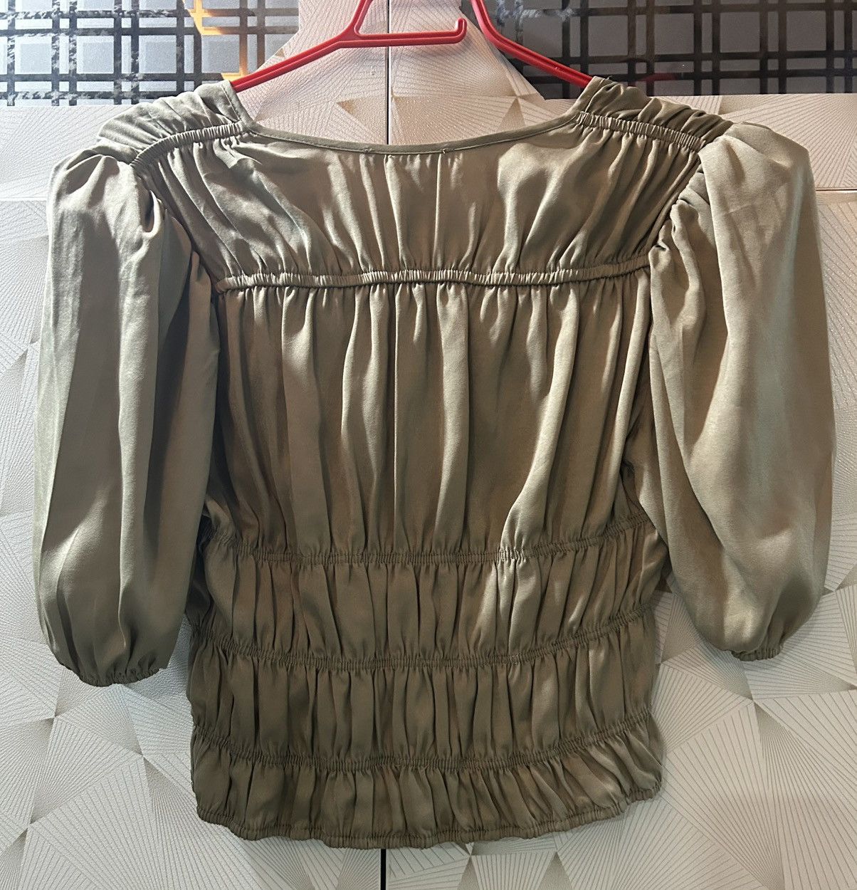 Forever 21 Forever 21 Olive smocked top Size M / US 6-8 / IT 42-44 - 4 Thumbnail