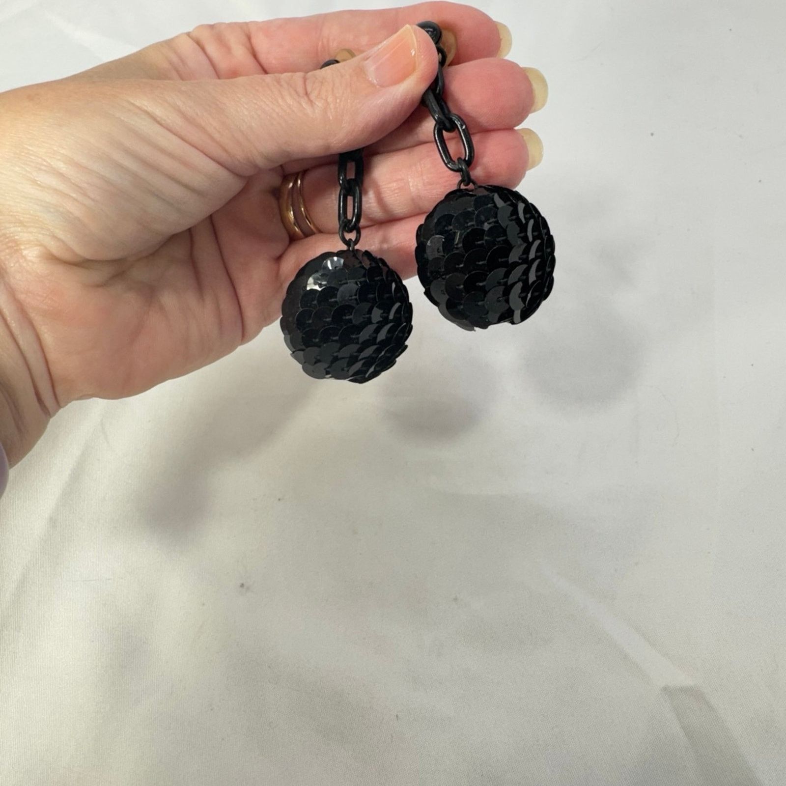 NBDN Nobrandedon VTG large sequin dangle ball earrings Size ONE SIZE - 3 Thumbnail