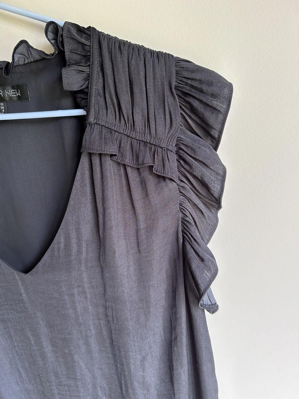 Designer Forever New blouse black sleeveless V neck - Size 10 (001) Size M / US 6-8 / IT 42-44 - 4 Thumbnail