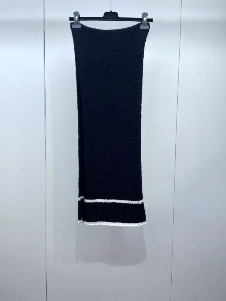 Chanel Chanel Panda color matching double C knitted scarf 2504-Nex Size ONE SIZE - 2 Thumbnail