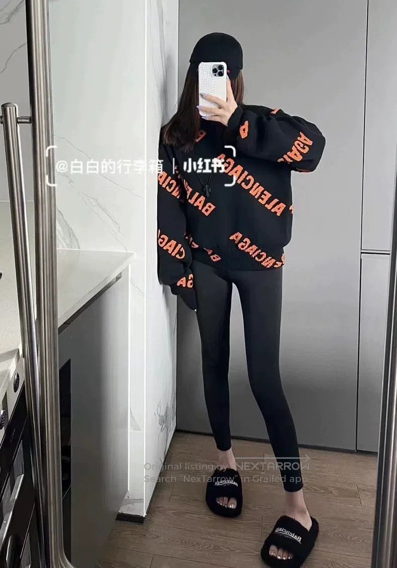 Balenciaga Balenciaga Black and orange logo round neck sweater Size US L / EU 52-54 / 3 - 7 Thumbnail
