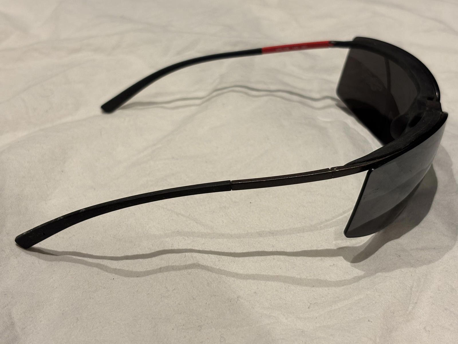 Prada Prada - Black and Red Rimless Sports Sunglasses Size ONE SIZE - 3 Thumbnail