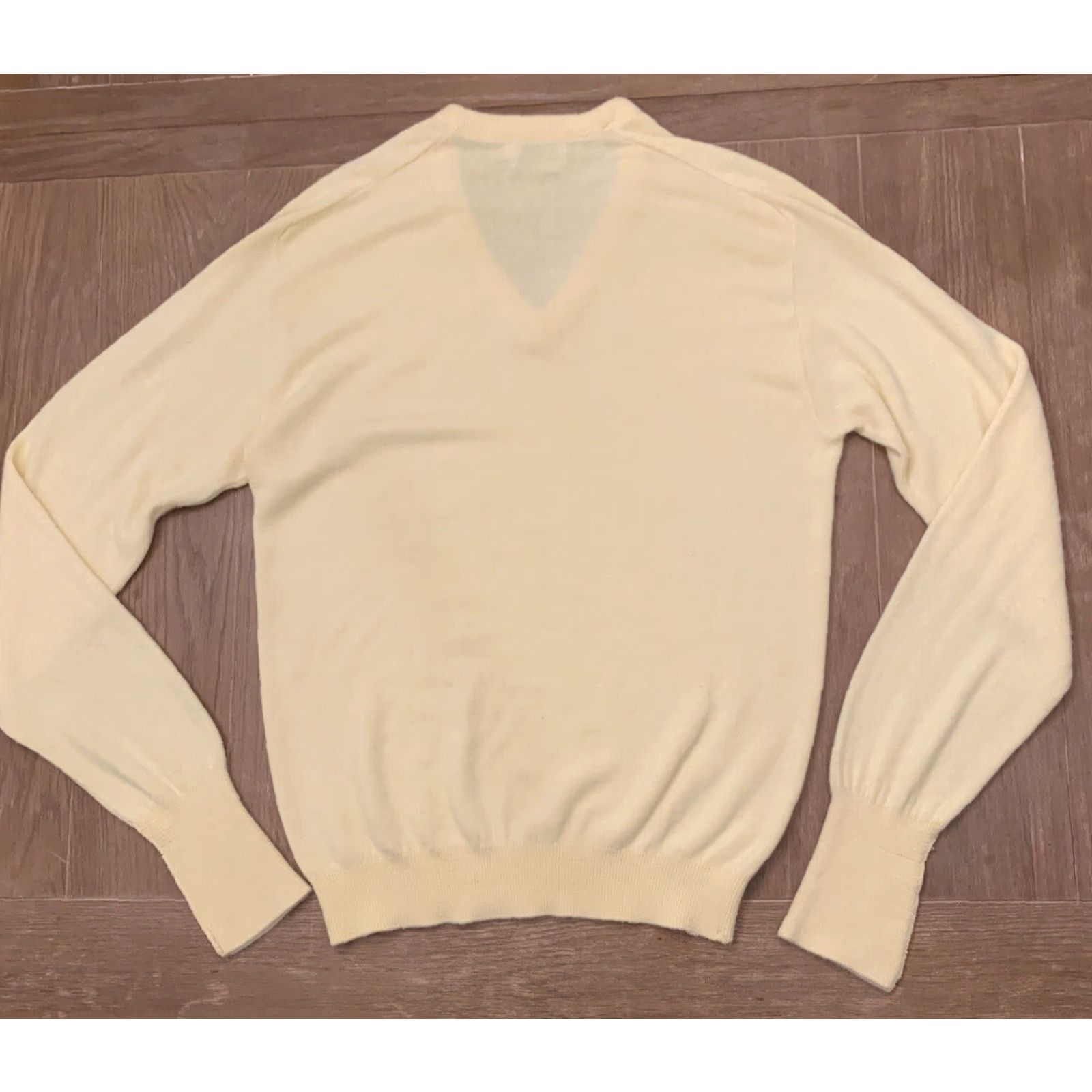 Izod VINTAGE Izod Lacoste Acrylic Knit Pullover Sweater Yellow Size L Mens Size US L / EU 52-54 / 3 - 6 Thumbnail