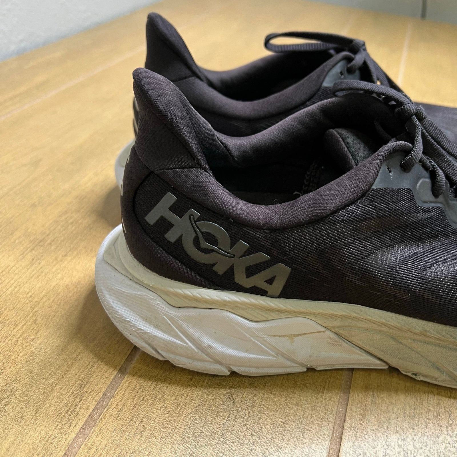 Hoka HOKA Arahi 6 Running Shoes Men’s 11D Black White Stability Size US 11 / EU 44 - 10 Thumbnail