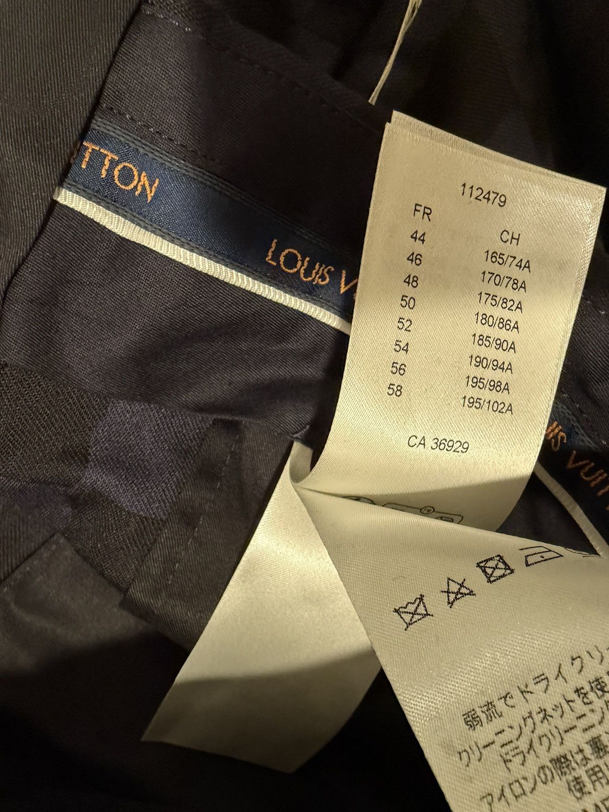 Louis Vuitton Louis vuitton mens shorts 48/32. $1490 Size US 32 / EU 48 - 11 Thumbnail
