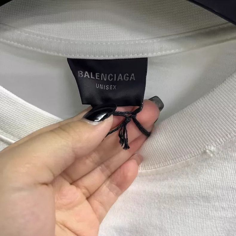 Balenciaga Balenciaga White ripped monogram logo made of old round ne Size US S / EU 44-46 / 1 - 2 Thumbnail