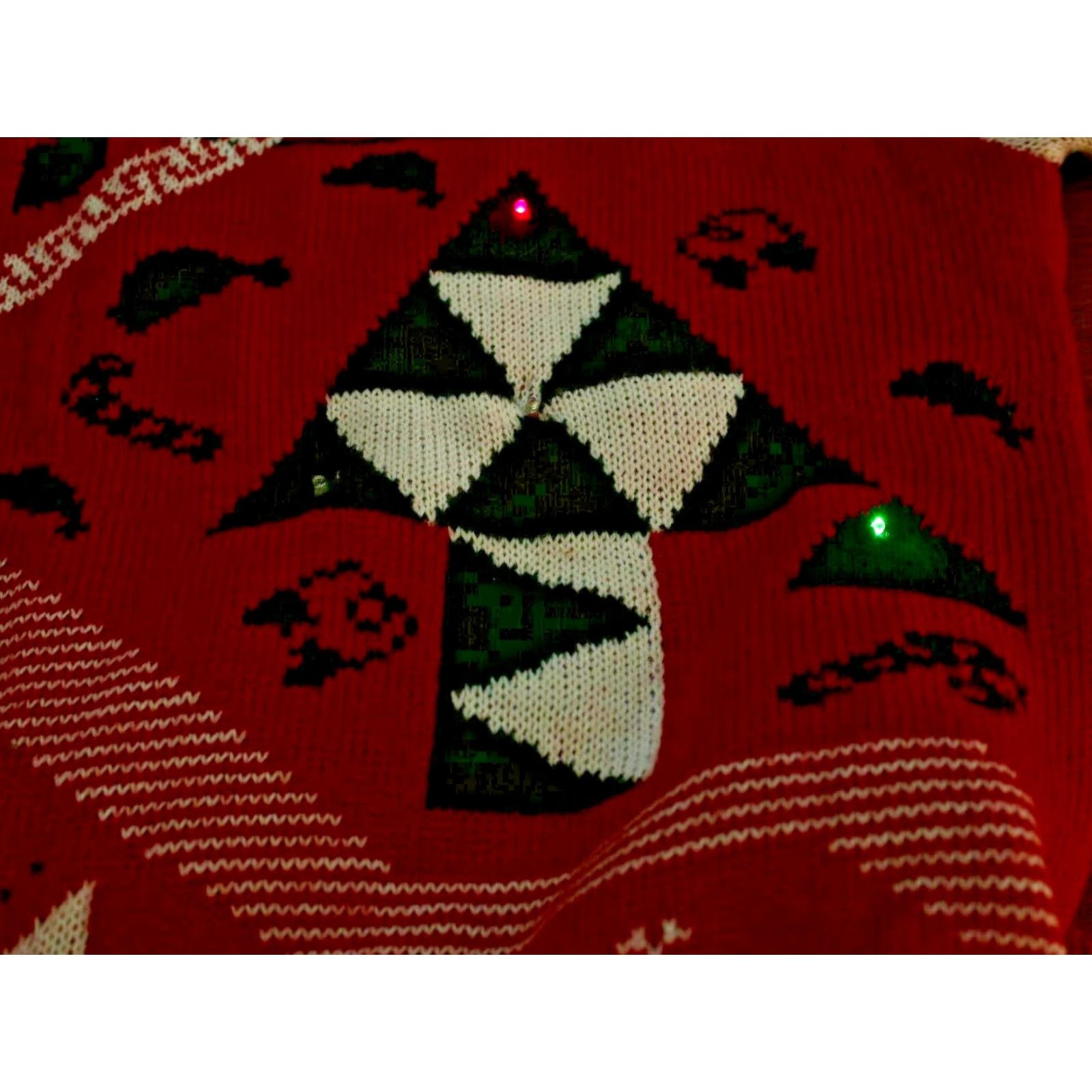 Vintage QUALFORT Womens Size M Light Up Christmas Pullover Sweater, Red/Black Knit, Round Neck, Lightweight, Christmas Theme, Adult Female, Holiday Gift Size M / US 6-8 / IT 42-44 - 5 Thumbnail