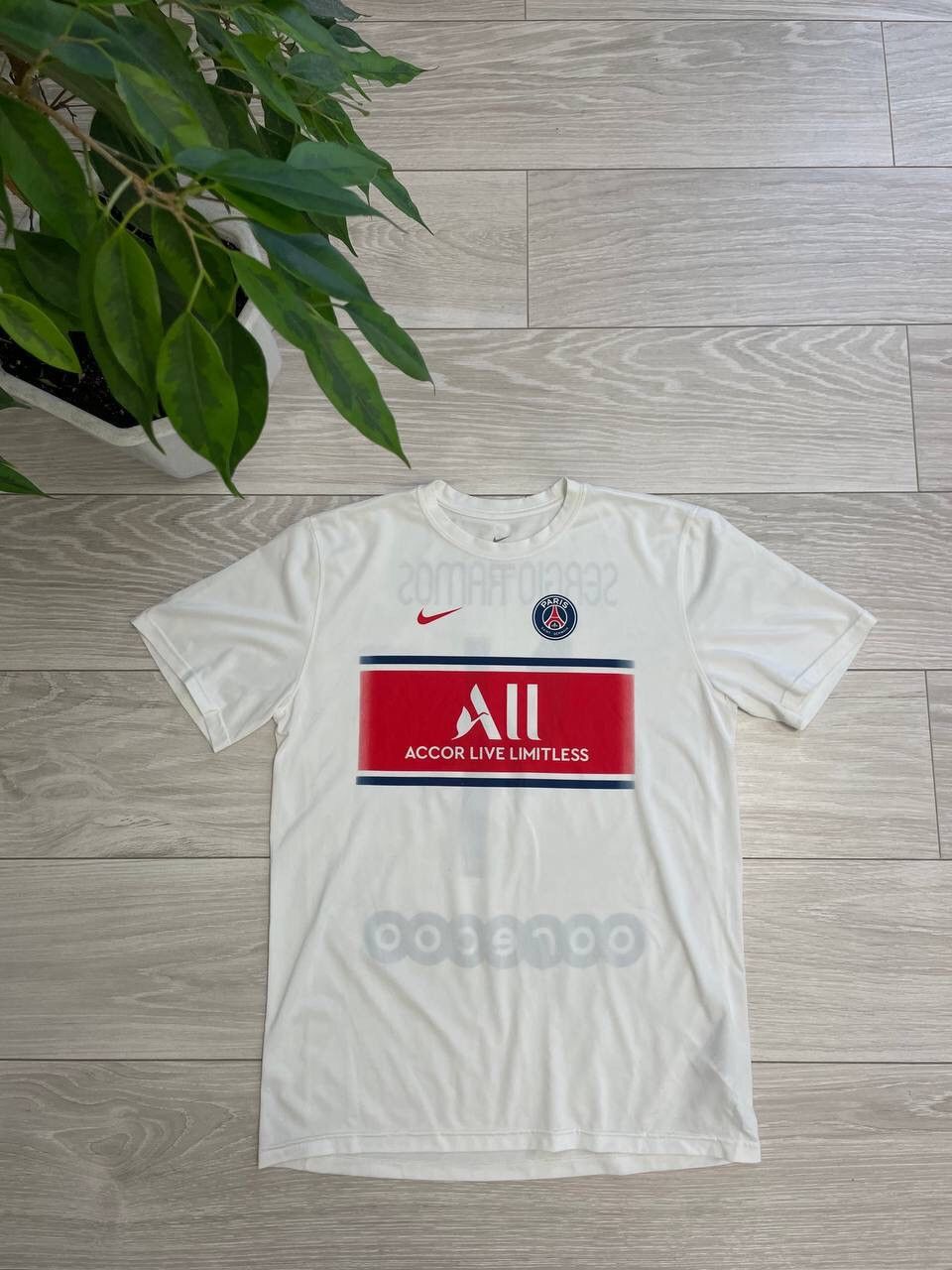 Nike Nike PSG Sergio Ramos Tee T-Shirt Y2K Size US M / EU 48-50 / 2 - 1 Thumbnail