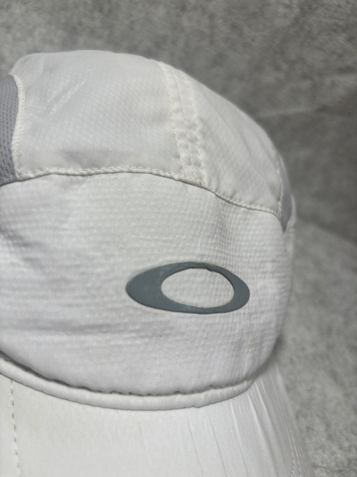 Oakley Oakley Vintage Tech 5 Panel Running Cap Gorpcore Hat White Size ONE SIZE - 3 Thumbnail