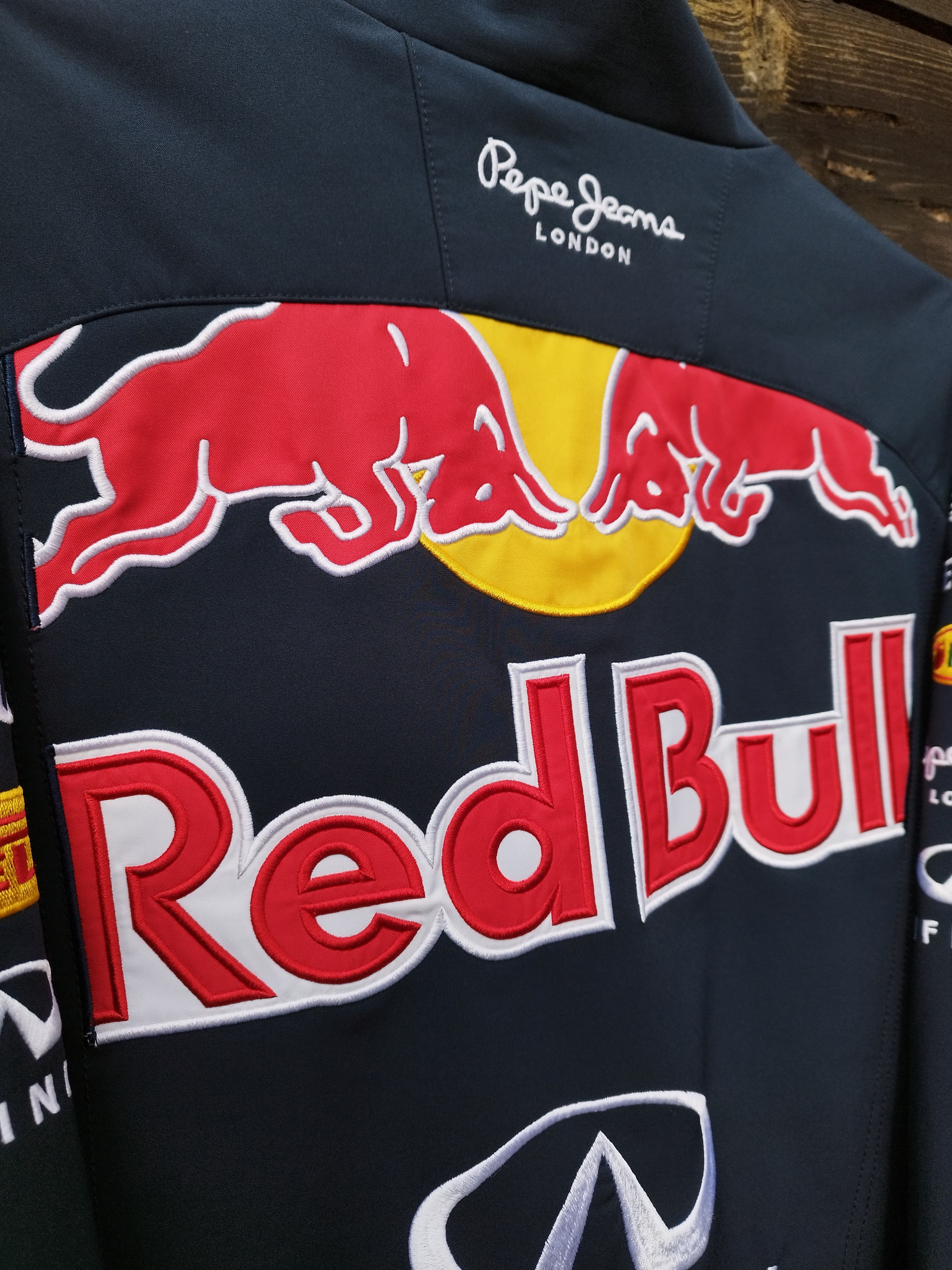Red Bull Authentic Red Bull Racing F1 Team Softshell Jacket Infiniti Size US XL / EU 56 / 4 - 12 Thumbnail