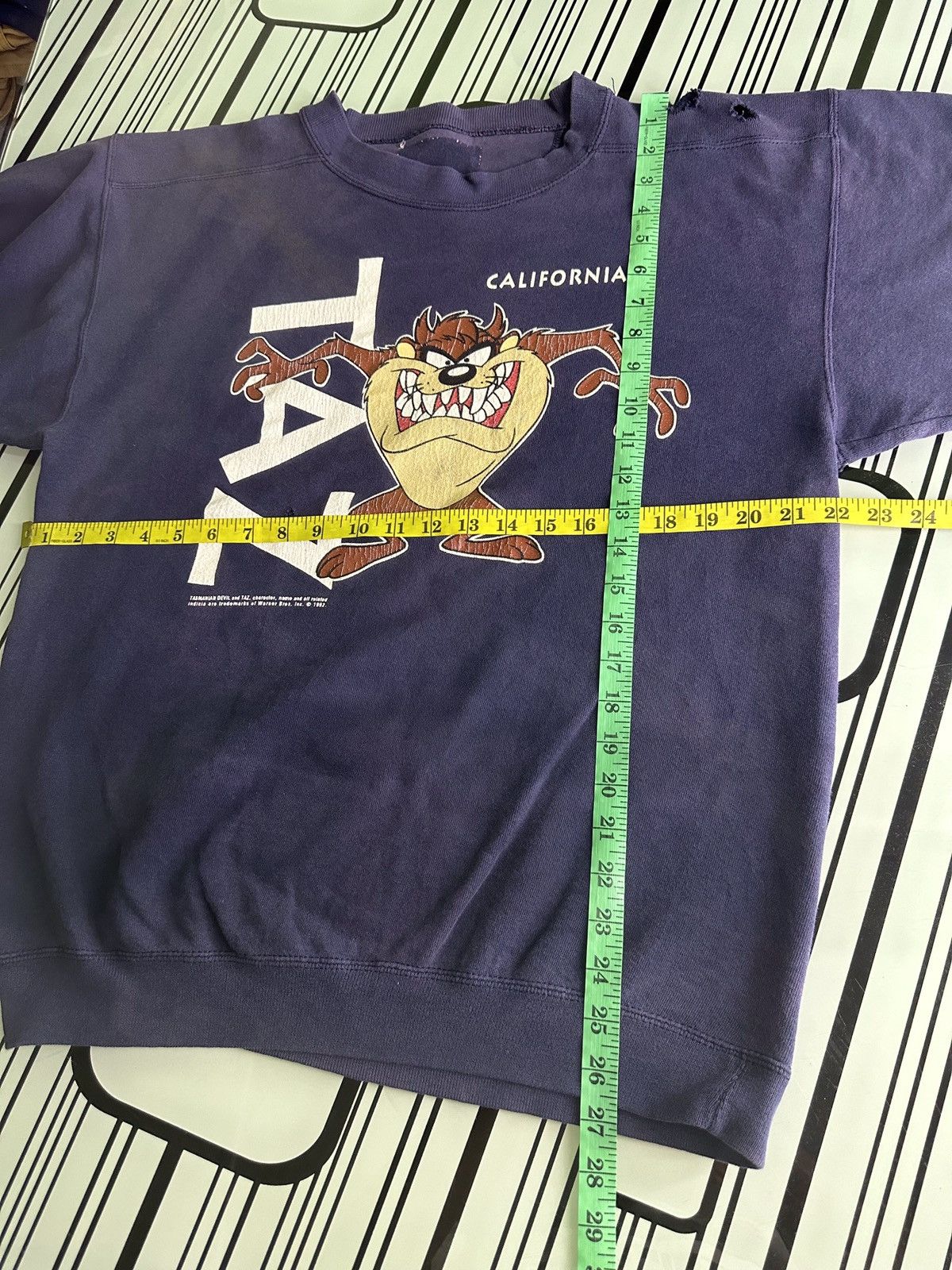 Vintage 1992 Vtg Tazmanian Devil and Taz Trademarks of Warner Bros Size US M / EU 48-50 / 2 - 13 Thumbnail