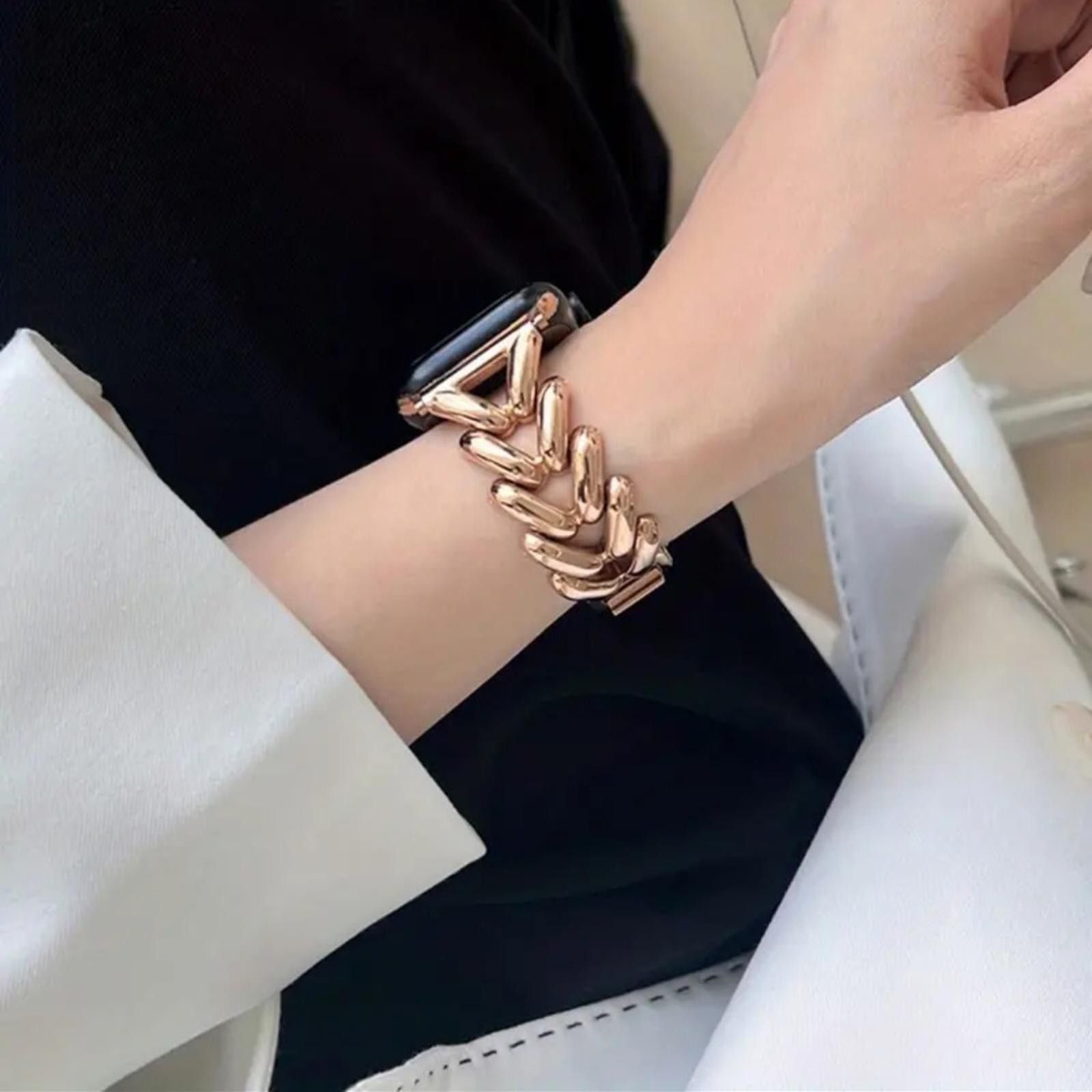 Designer Gold Chain Link Smartwatch Band NWT Size ONE SIZE - 4 Thumbnail