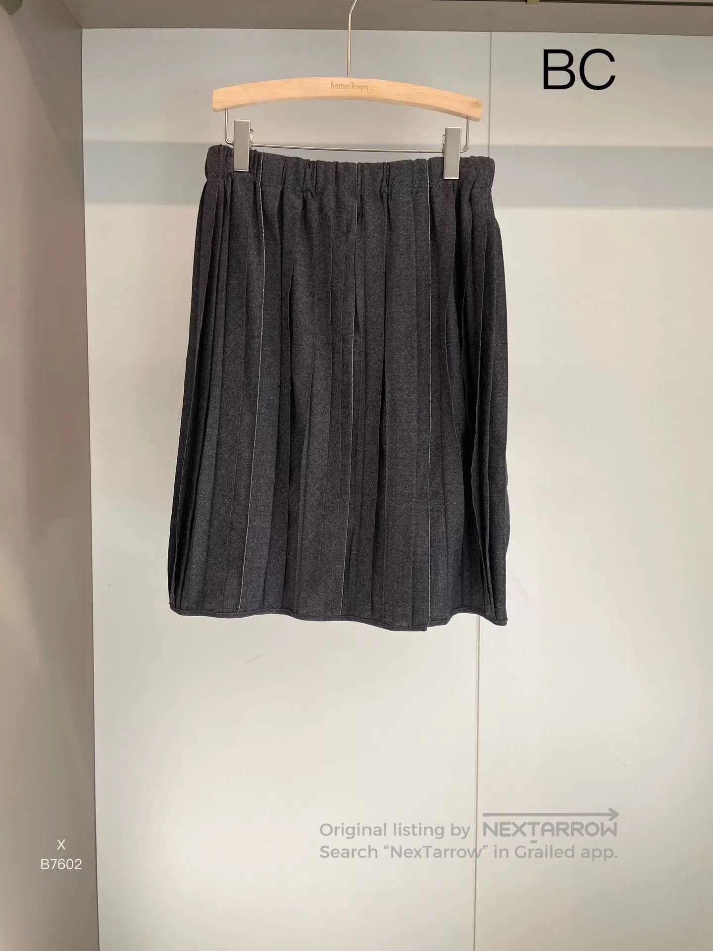Brunello Cucinelli black gray embellished half skirt F38 code B. Size 28" / US 6 / IT 42 - 1 Thumbnail