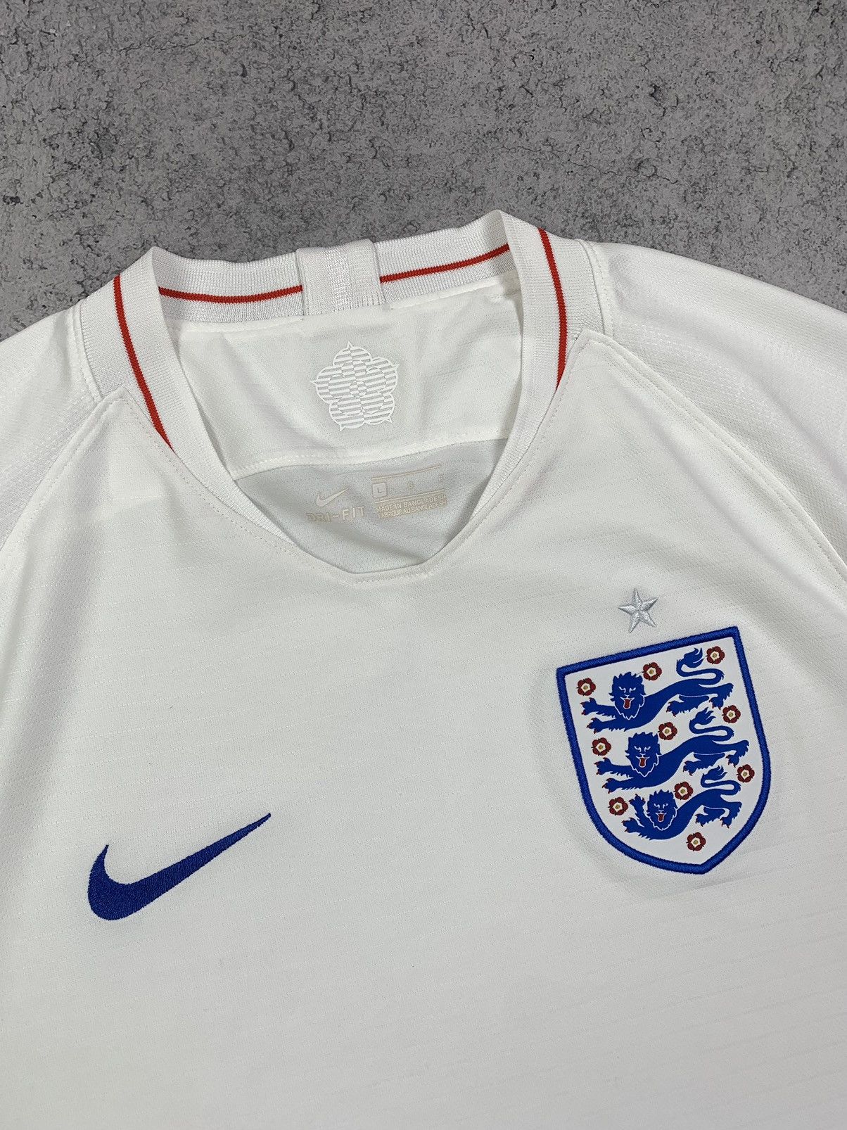 Nike Nike England National Team 2018-2019 Home Jersey Size L Size US L / EU 52-54 / 3 - 3 Thumbnail
