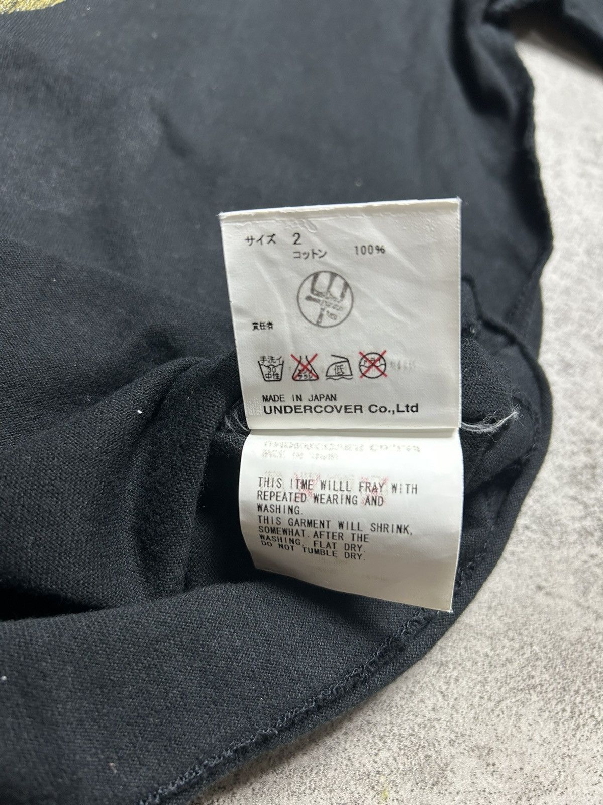 Undercover 2000s Undercover Grapich Black Tee Exposed Seam Size US S / EU 44-46 / 1 - 8 Thumbnail