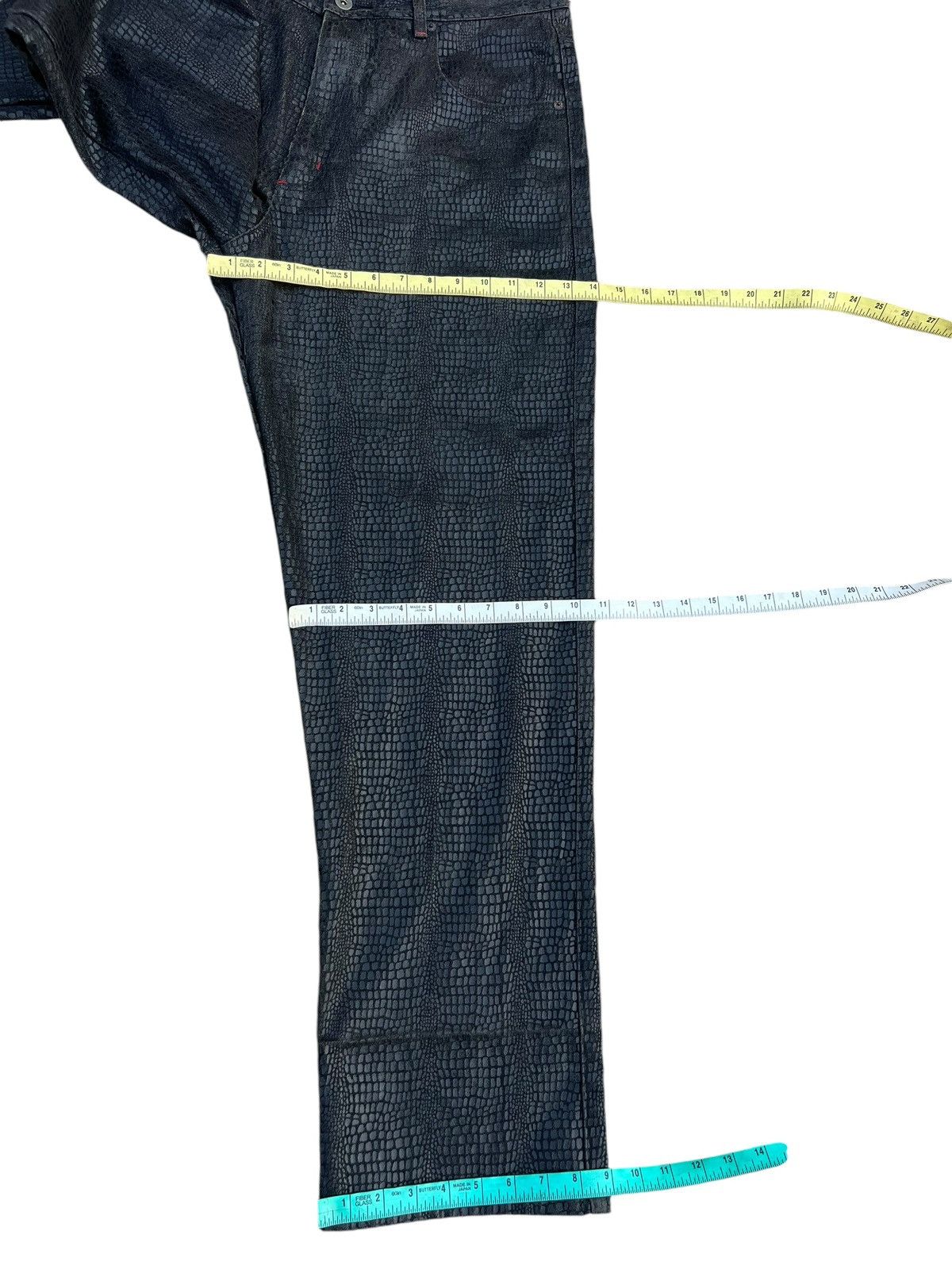 Guess Vintage 90s Guess Croc Skin Print Waxed Denim Jeans Size US 34 / EU 50 - 3 Thumbnail