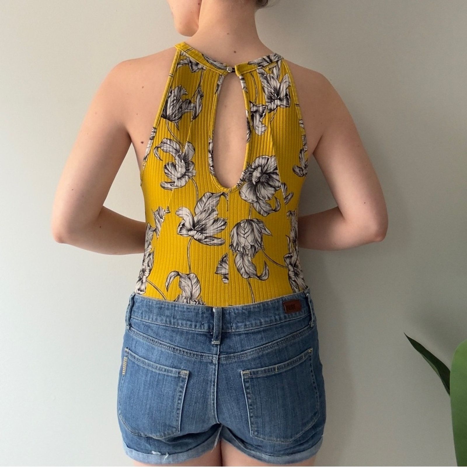 Other Sommer Floral Yellow Halter Neck Bodysuit Button Keyhole EUC Size S / US 4 / IT 40 - 2 Thumbnail