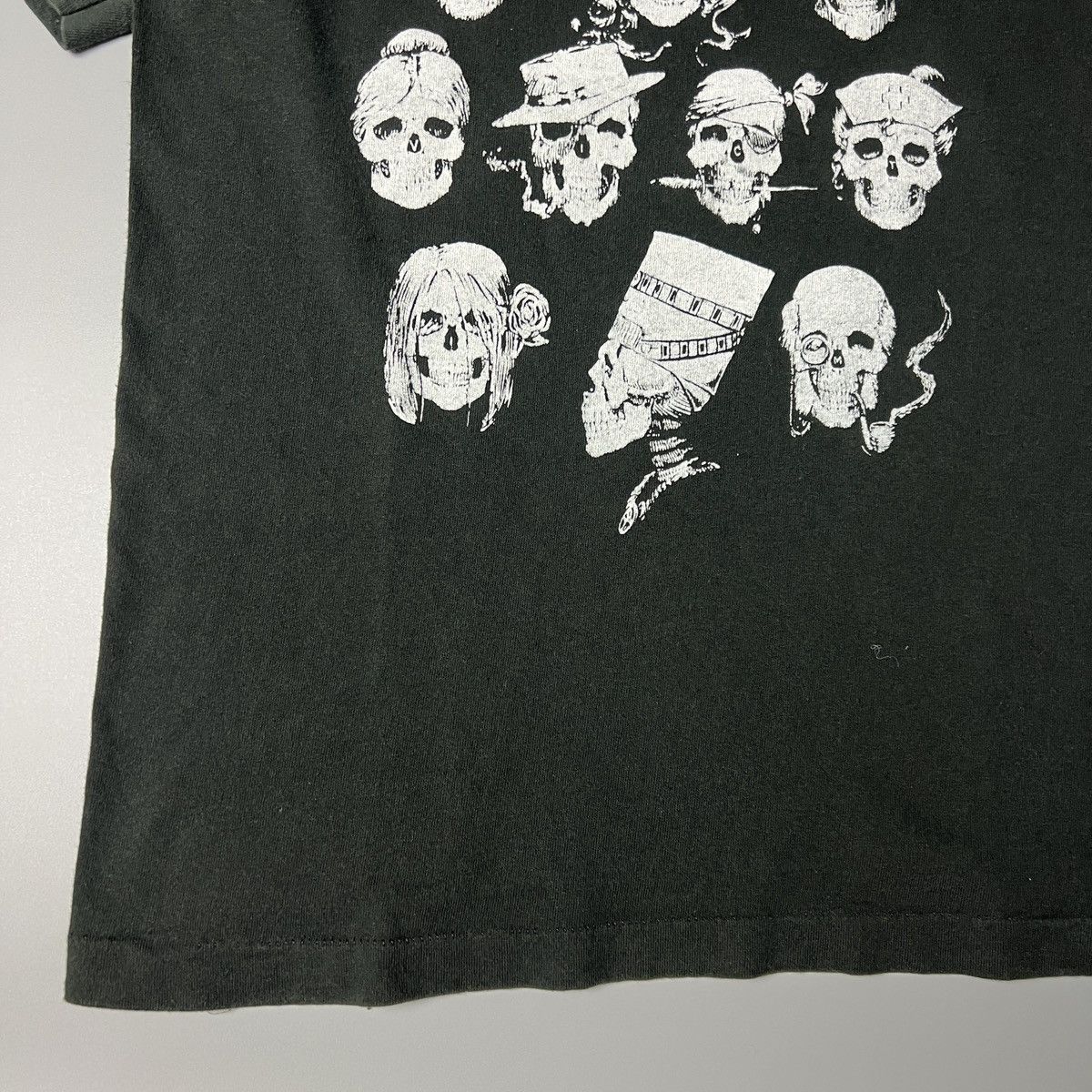 Vintage Vintage Fashion Victim Skulls Faces Single Stitch Tees Size US S / EU 44-46 / 1 - 6 Thumbnail