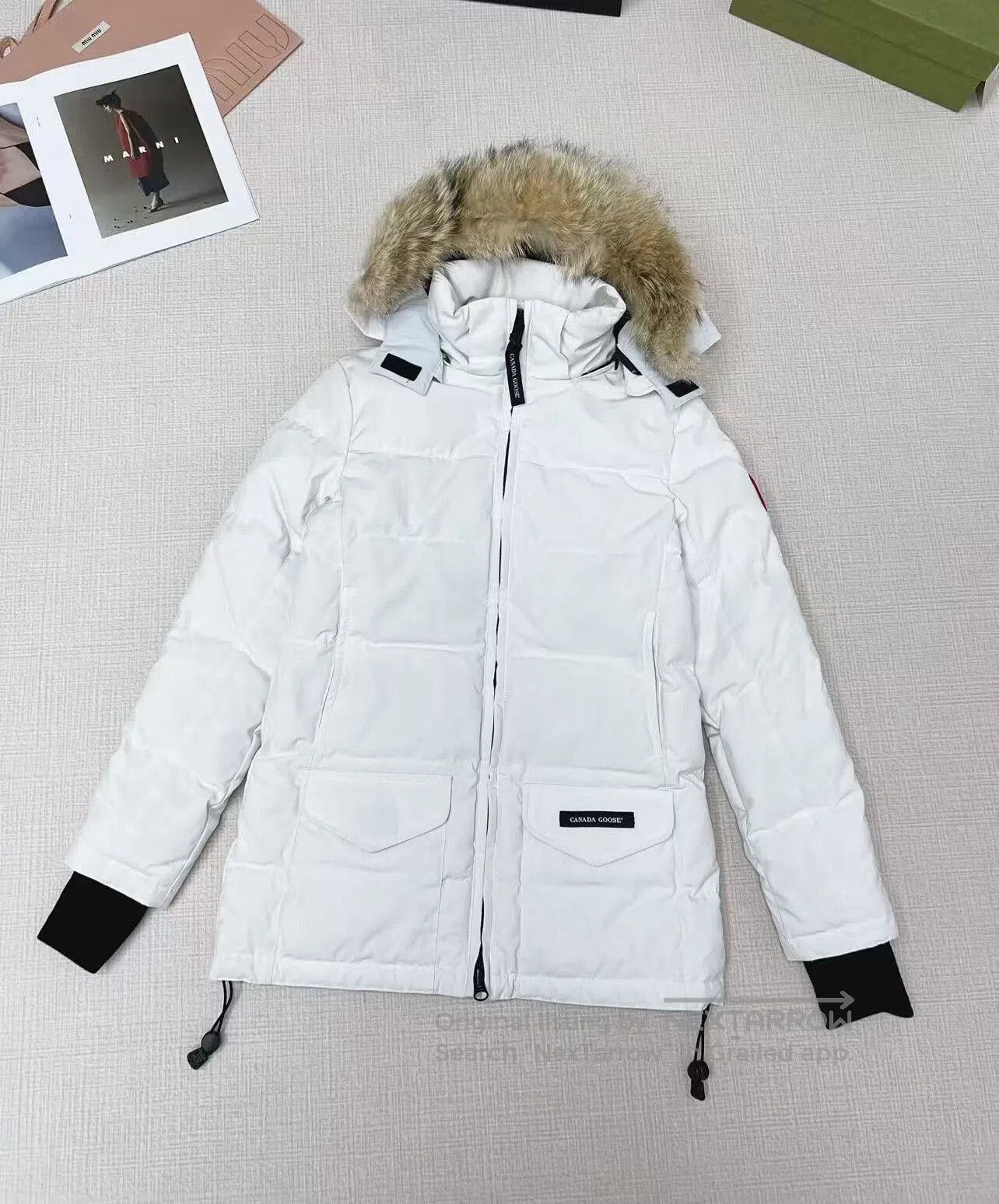 Canada Goose White Short Down Jacket 2XS Size. Size XXS / US 00 / IT 34 - 1 Thumbnail