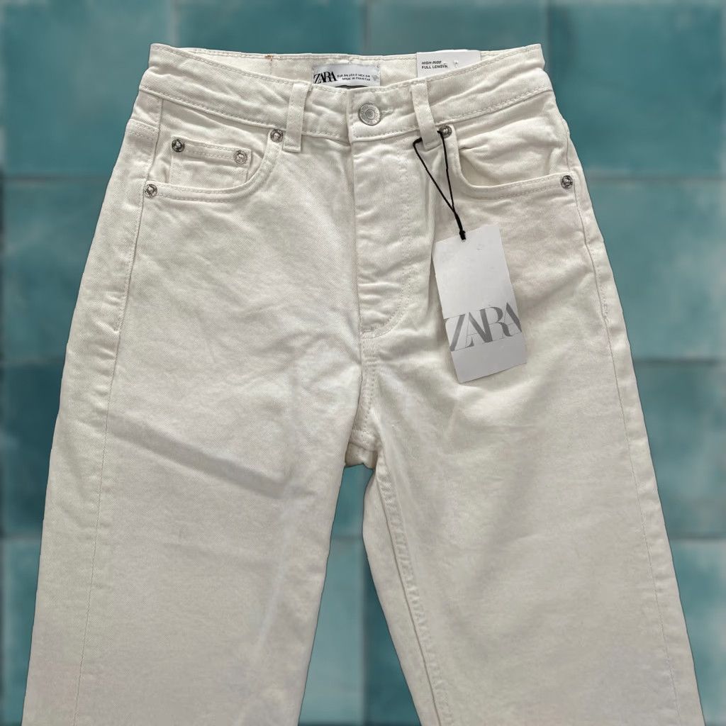 Zara ZARA Jeans Women's 2 Slim Straight High Rise Light Beige Stretch Denim Split Hem 5-Pocket Cotton Spandex Denim Size 26" / US 2 / IT 38 - 1 Thumbnail