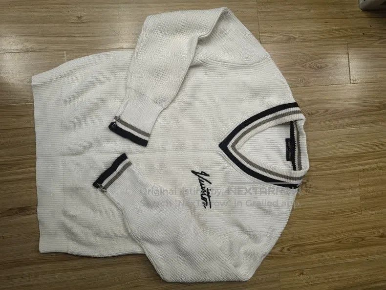Louis Vuitton Louis Vuitton White knit sweater Size US L / EU 52-54 / 3 - 1 Thumbnail