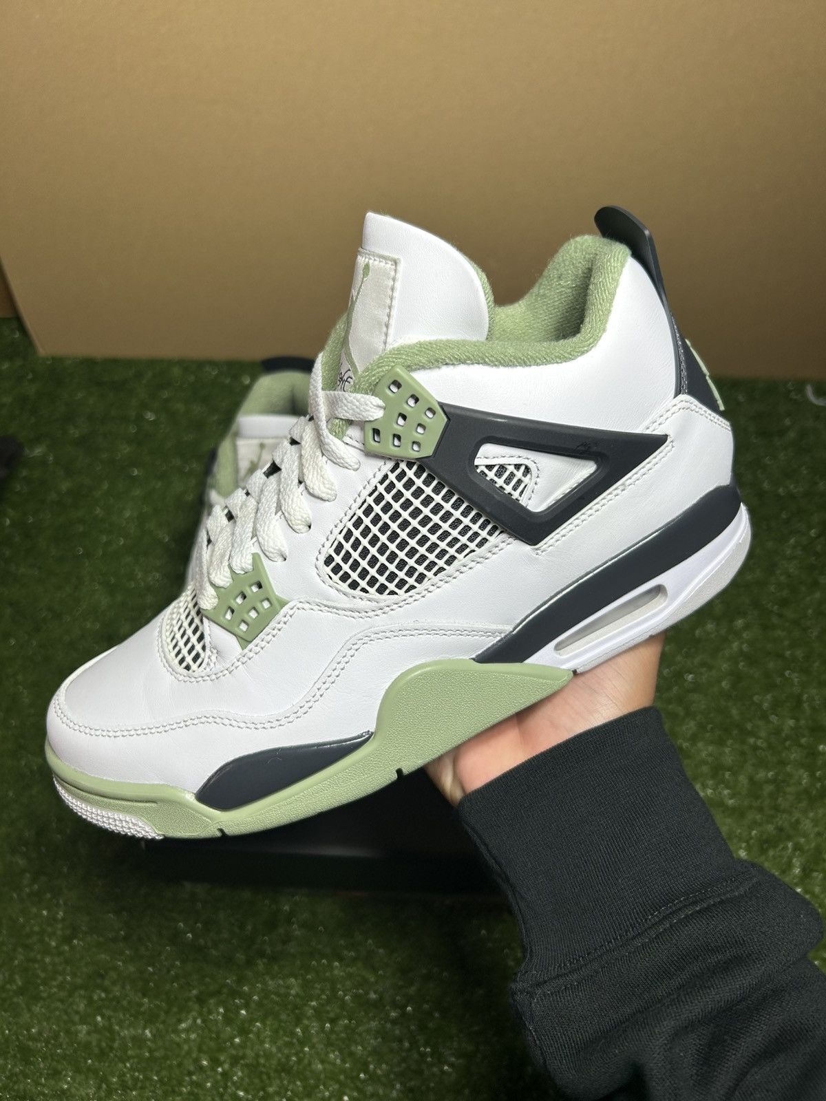 Jordan Brand Jordan 4 Seafoam Size US 10 / IT 40 - 2 Thumbnail