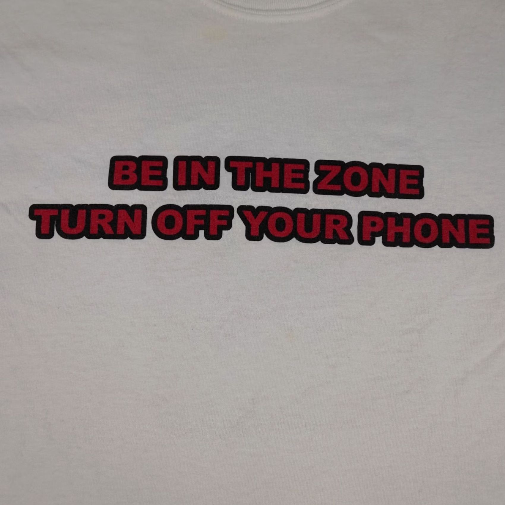 Gildan VINTAGE Be In The Zone Shirt Mens Medium White Traffic Drive Size US M / EU 48-50 / 2 - 5 Thumbnail