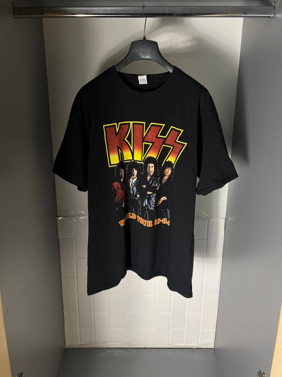 Band Tees VINTAGE KISS WORLD TOUR ROCK T-SHIRT METAL PUNK Y2K 90s USA Size US XL / EU 56 / 4 - 1 Thumbnail