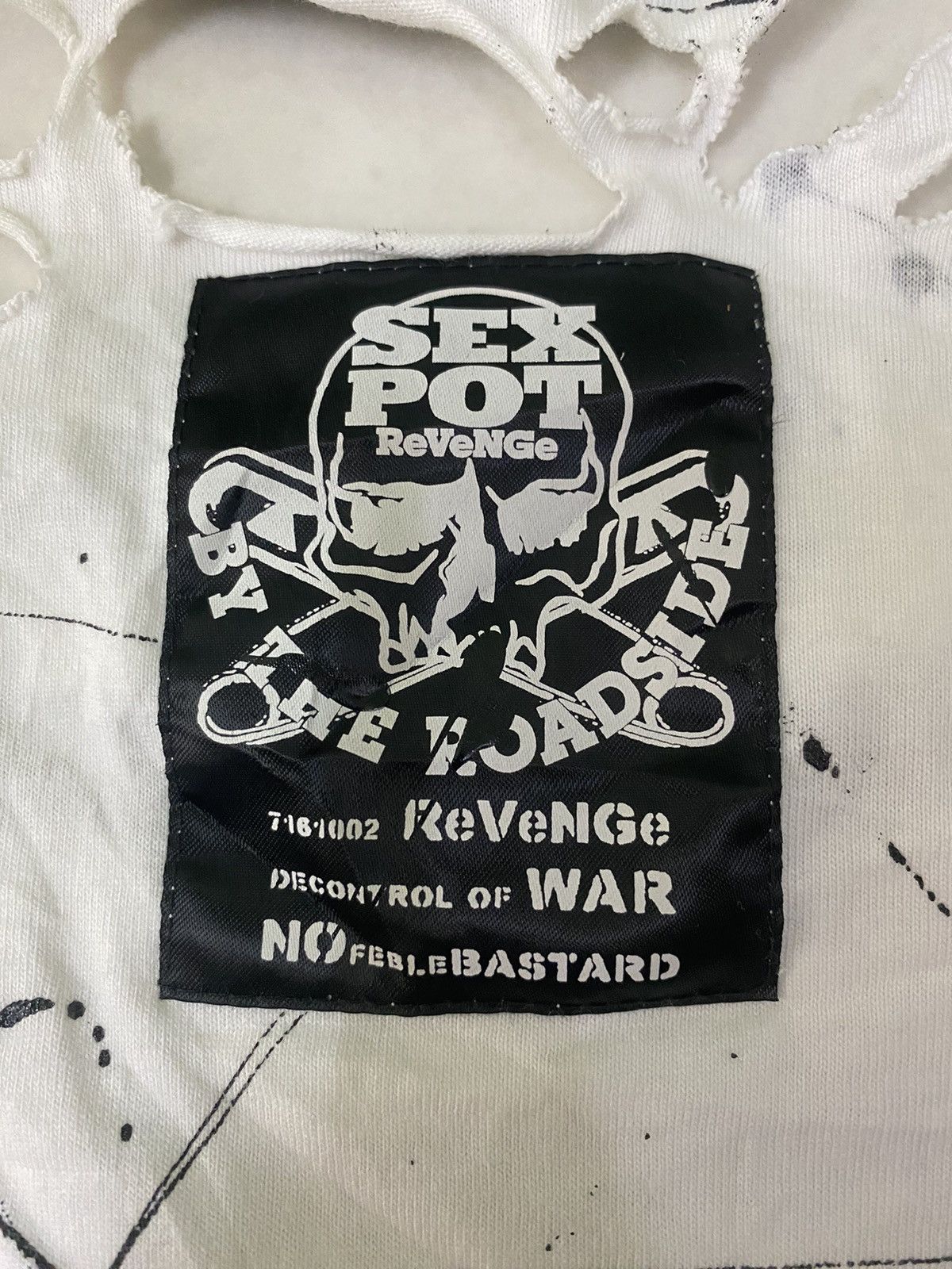 Sex Pot ReVeNGe Sex Pot Revenge Punk Distressed Style Tee Size US M / EU 48-50 / 2 - 7 Thumbnail