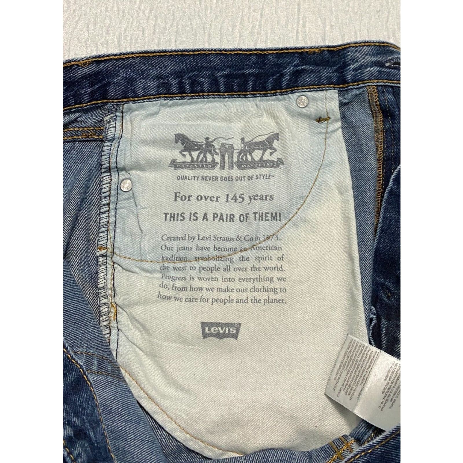 Levi's Levi's 505 Jeans Size 38×28 Blue Regular Fit Straight Whiskers Denim 5-Pocket Design Mens Size US 38 / EU 54 - 6 Thumbnail