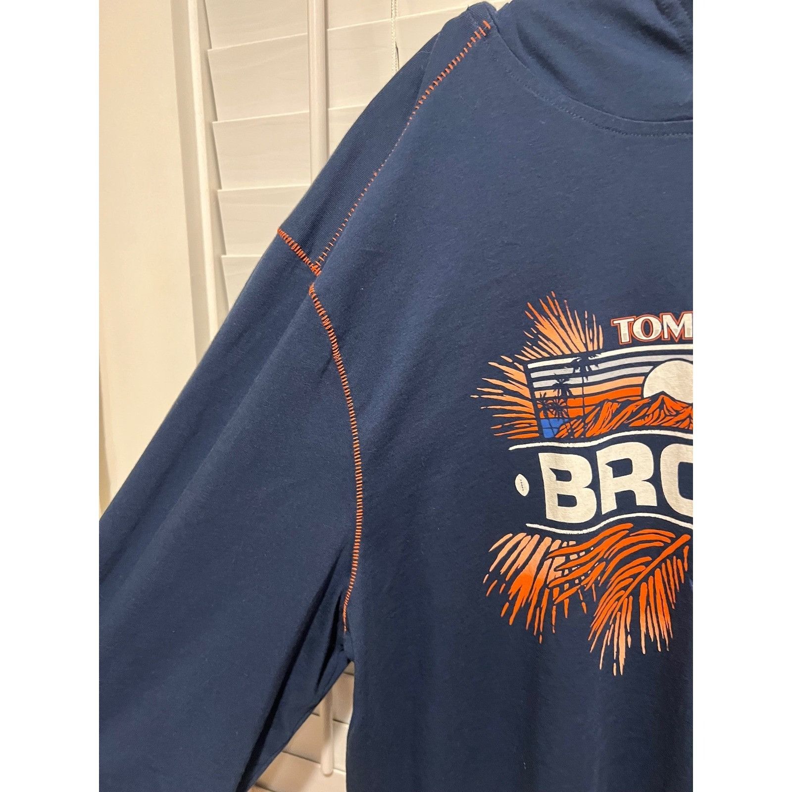 Tommy Bahama Tommy Bahama Denver Broncos Hoodie Mens XL Long Sleeve NFL F Size US XL / EU 56 / 4 - 2 Thumbnail