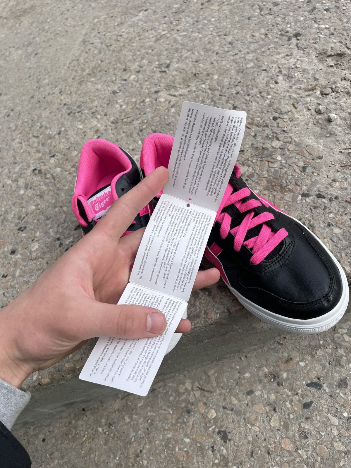 Asics NWB Asics Onitsuka Tiger Black Pink Sneakers EU 39 US 6 Size US 6 / IT 36 - 9 Thumbnail