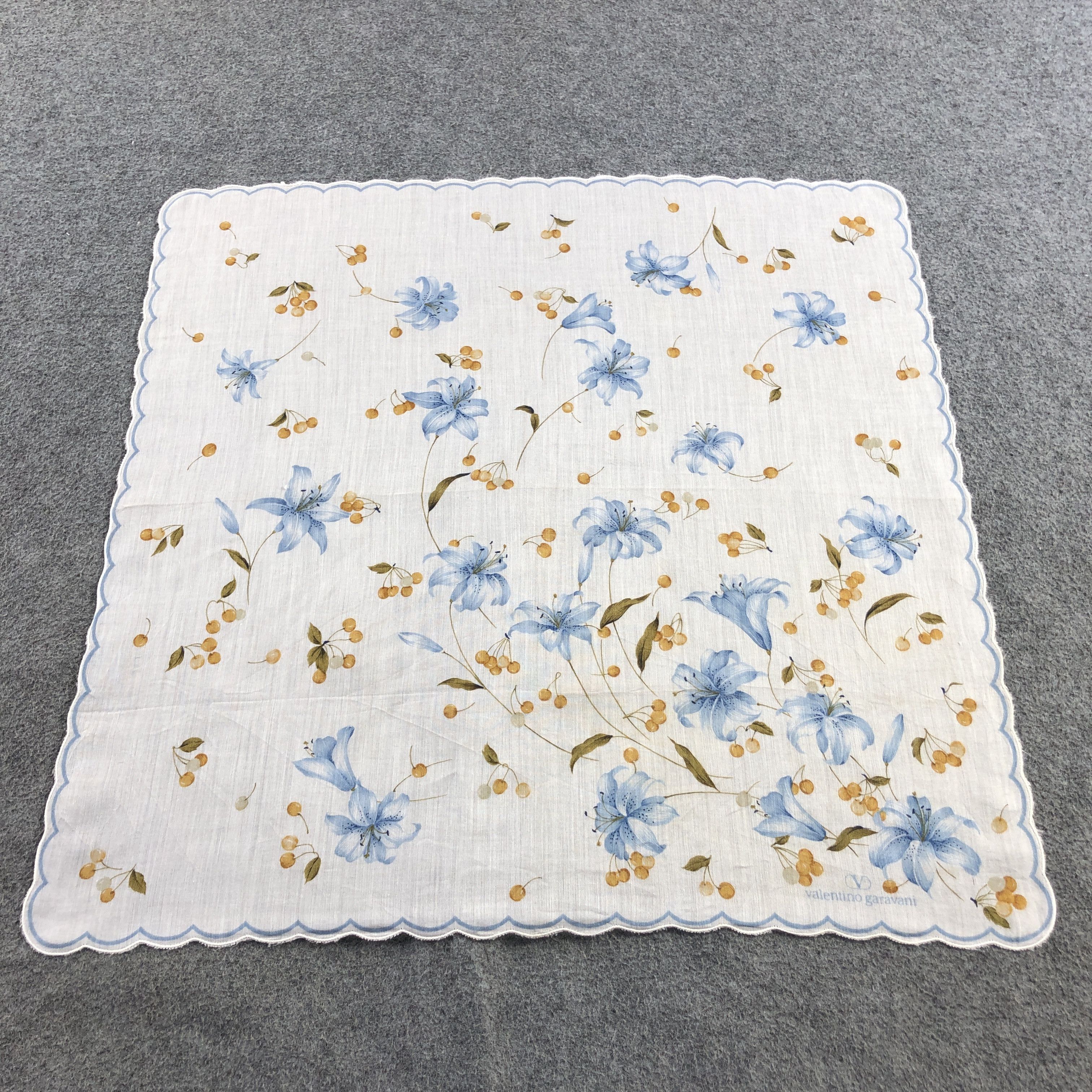 Vintage ValenTINO GarAVANI Handkerchief Neckerchief Bandana H2695 Size ONE SIZE - 2 Thumbnail