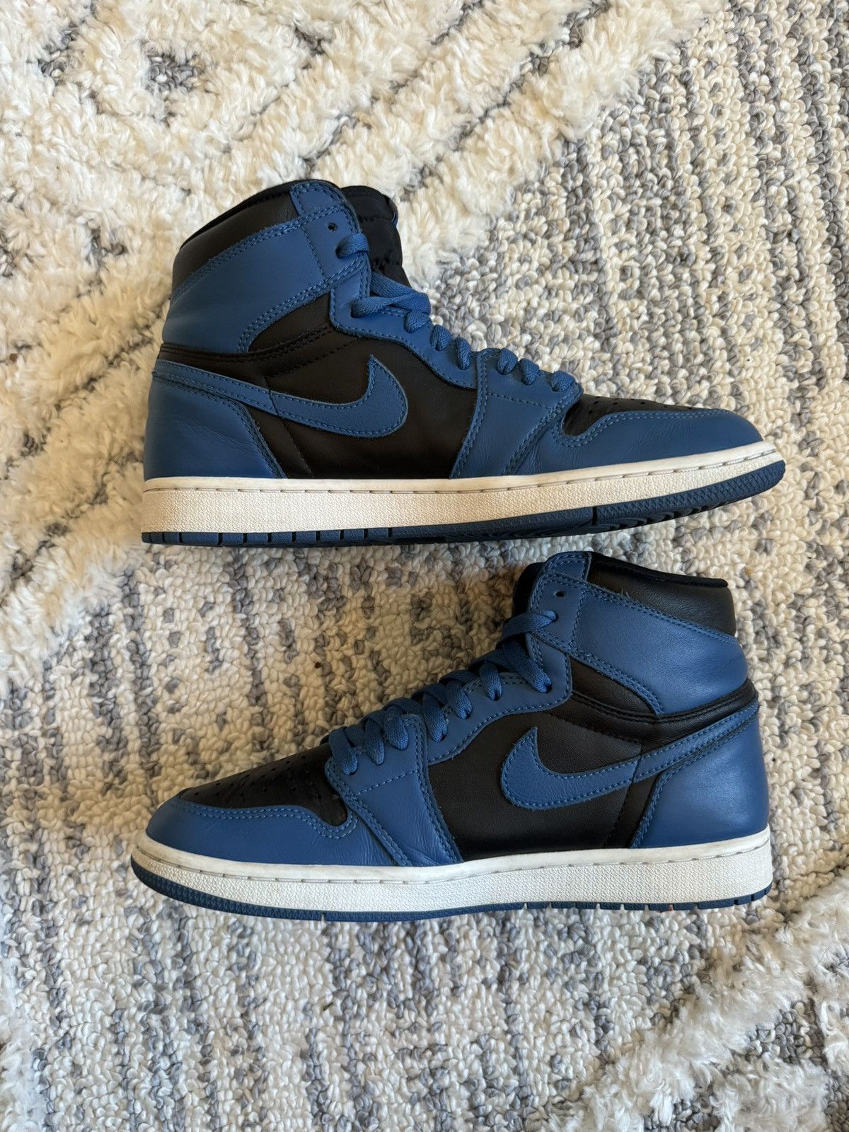 Jordan Brand Jordan 1 Retro High OG Dark Marina Blue Size US 9.5 / EU 42-43 - 2 Thumbnail