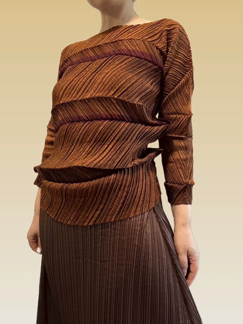 Issey Miyake Issey Miyake size:2 Brown mainline pleated top Size S / US 4 / IT 40 - 1 Thumbnail