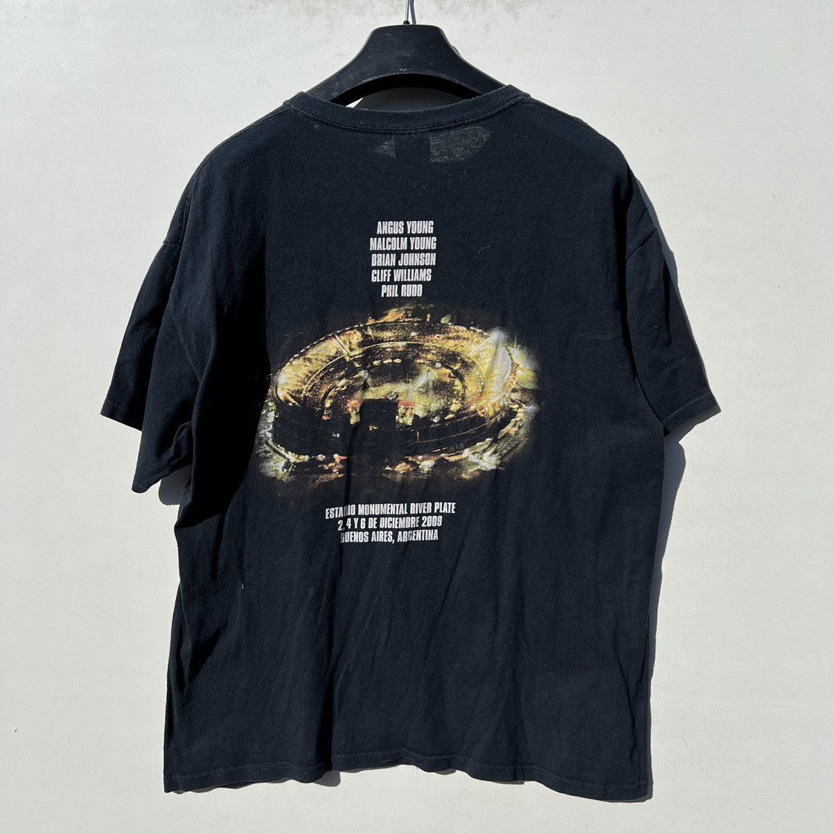 AC/DC × Band Tees × Vintage AC/DC Tour Concert Live The River Plate 2009 Vintage Shirt Size US L / EU 52-54 / 3 - 2 Thumbnail