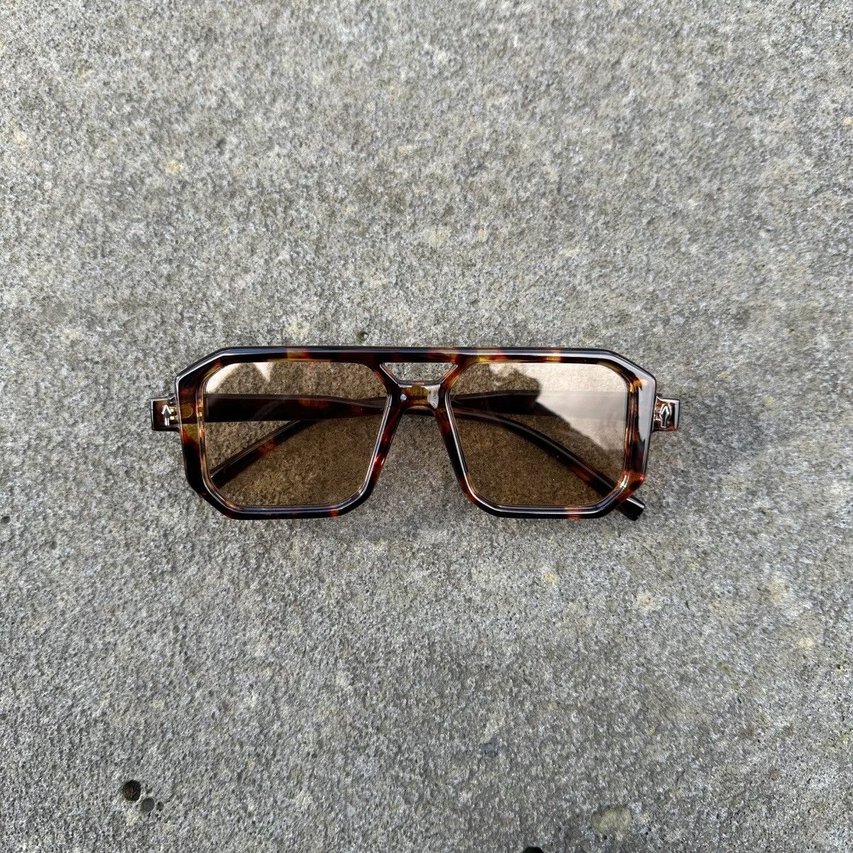 Other SUNGLASSES BRAND NEW CLASSIC RETRO VINTAGE QB89297-01 Size ONE SIZE - 1 Thumbnail