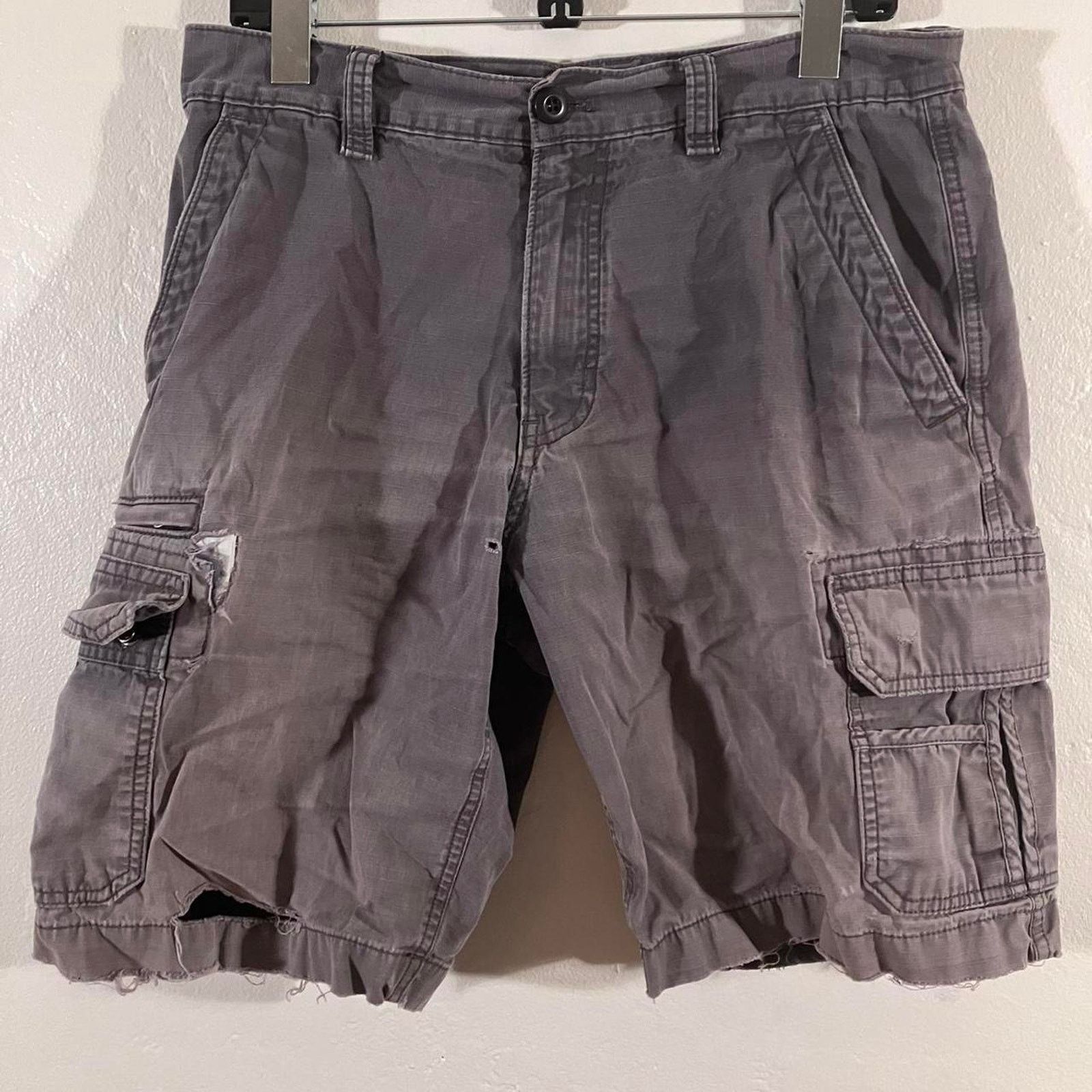 Eddie Bauer Eddie Bauer Faded Distressed Cargo Shorts Size US 33 - 1 Thumbnail