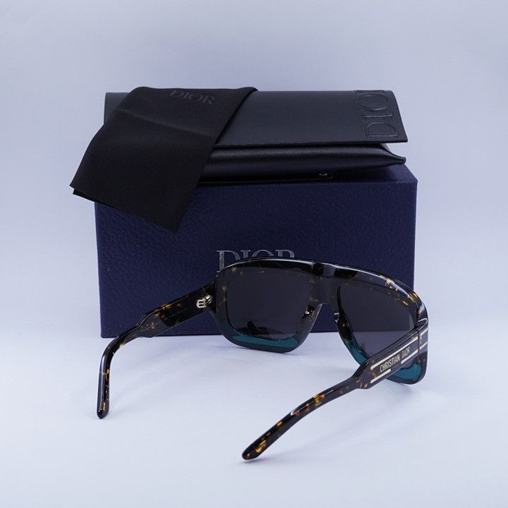 Dior Dior DIORSIGNATURE M1U 27A0 Sunglasses Havana Aviator Frame Size ONE SIZE - 10 Thumbnail