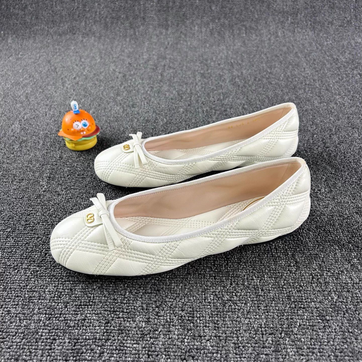 Valentino Valentino Quilted Bow Toe Ballet Flats EU38.5 Size US 7.5 / IT 37.5 - 1 Thumbnail