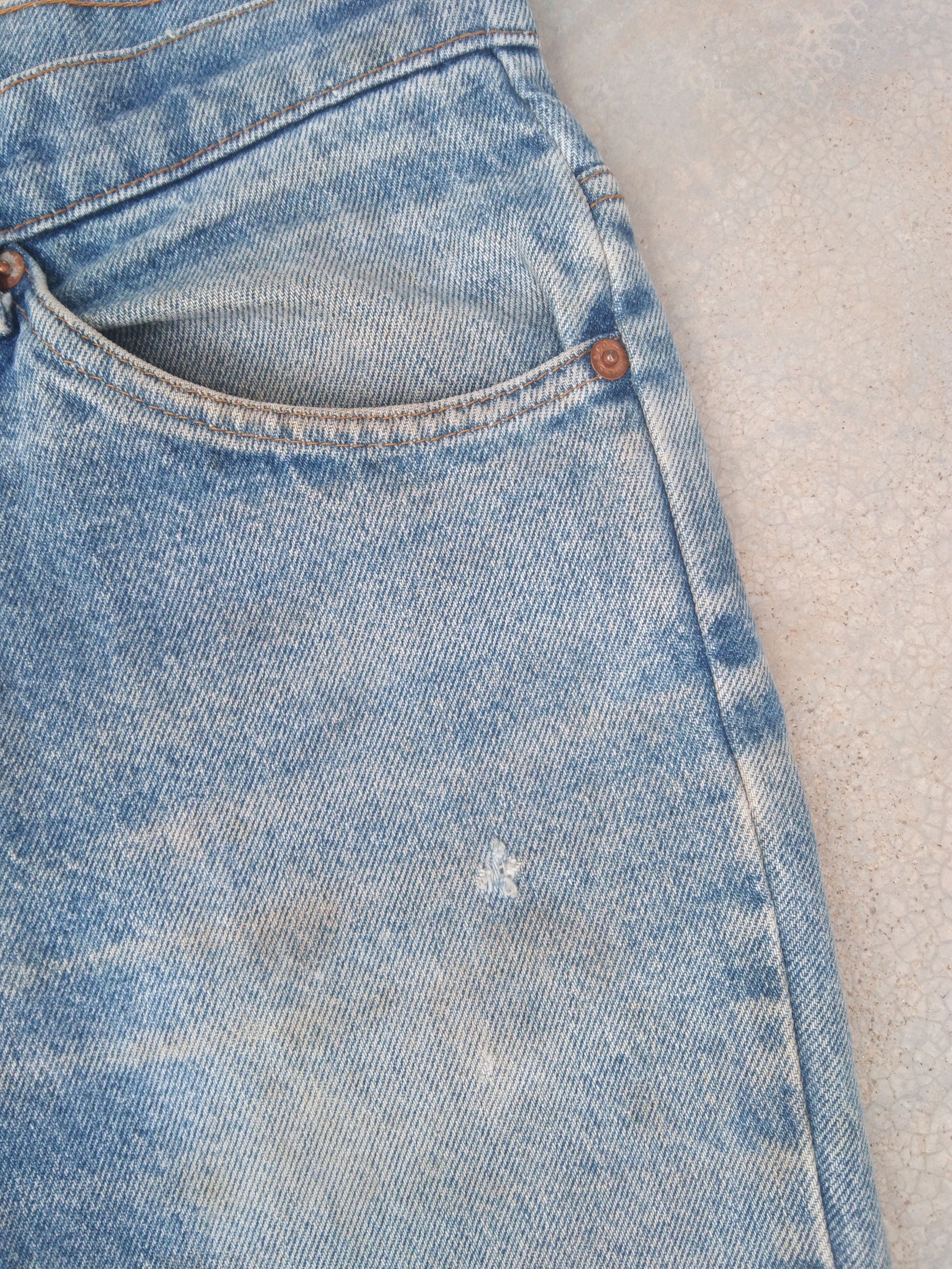 Levi's 80s Vintage Levi's 517 Made In USA Boot Cut Distressed Jeans Size US 29 - 4 Thumbnail