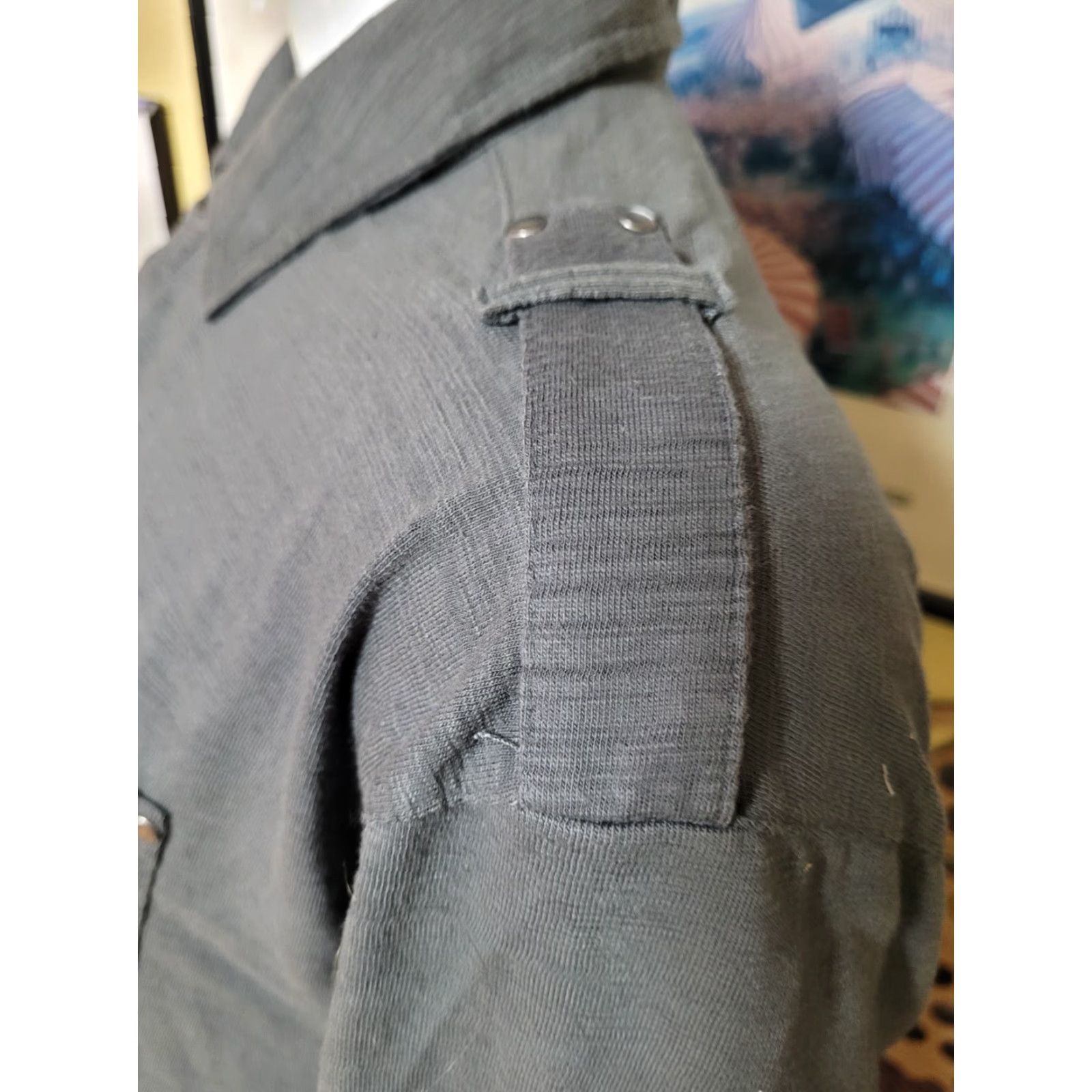Vintage Retrofit Polo Shirt Mens XL Gray 3-Button Short Sleeve 2 Pocket Epaulettes Collared Cotton Blend Arrows Pattern Button Size US XL / EU 56 / 4 - 3 Thumbnail