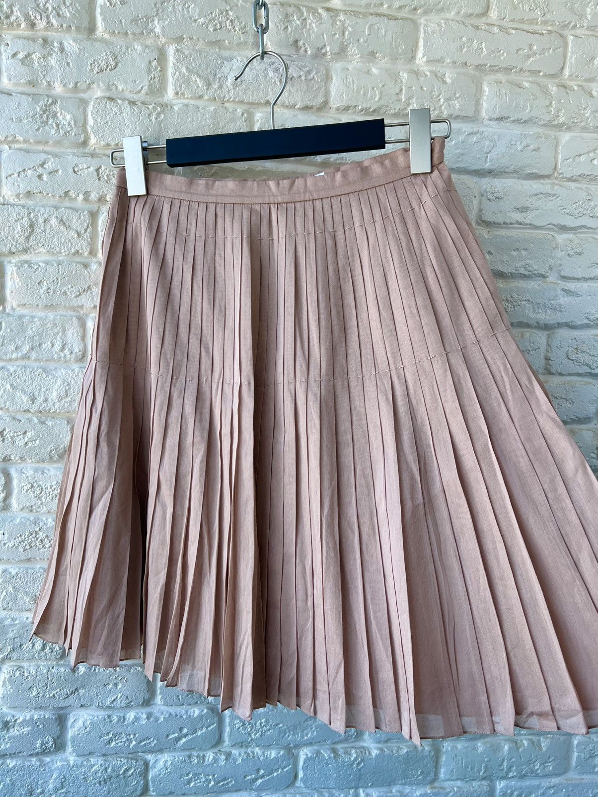 Dior Christian Dior Pleated Soft Pink Skirt Size 28" / US 6 / IT 42 - 2 Thumbnail