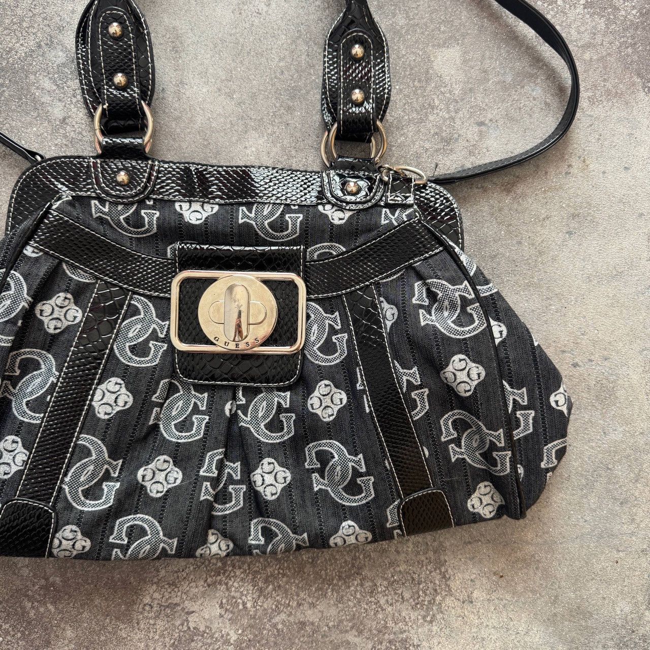 Guess 2000’s Guess Vintage Monorgam Logo Shoulder Bag Size ONE SIZE - 5 Thumbnail