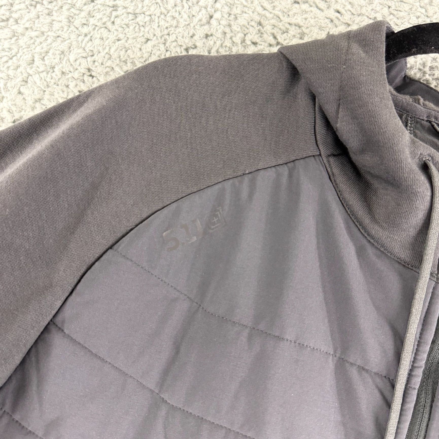 Vintage 5.11 Tactical PT-R Arrive Hybrid Full Zip Hoodie Sweater Mens XL Black LS Shirt Size US XL / EU 56 / 4 - 5 Thumbnail