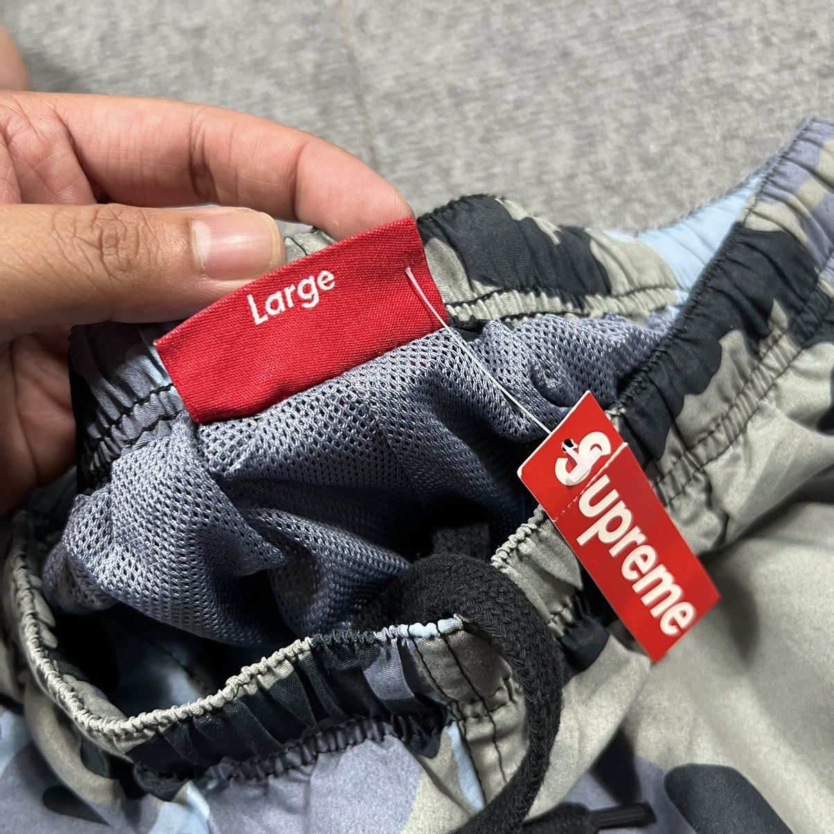 Supreme Supreme warm up pants SS18 blue camo Size US 34 / EU 50 - 6 Thumbnail