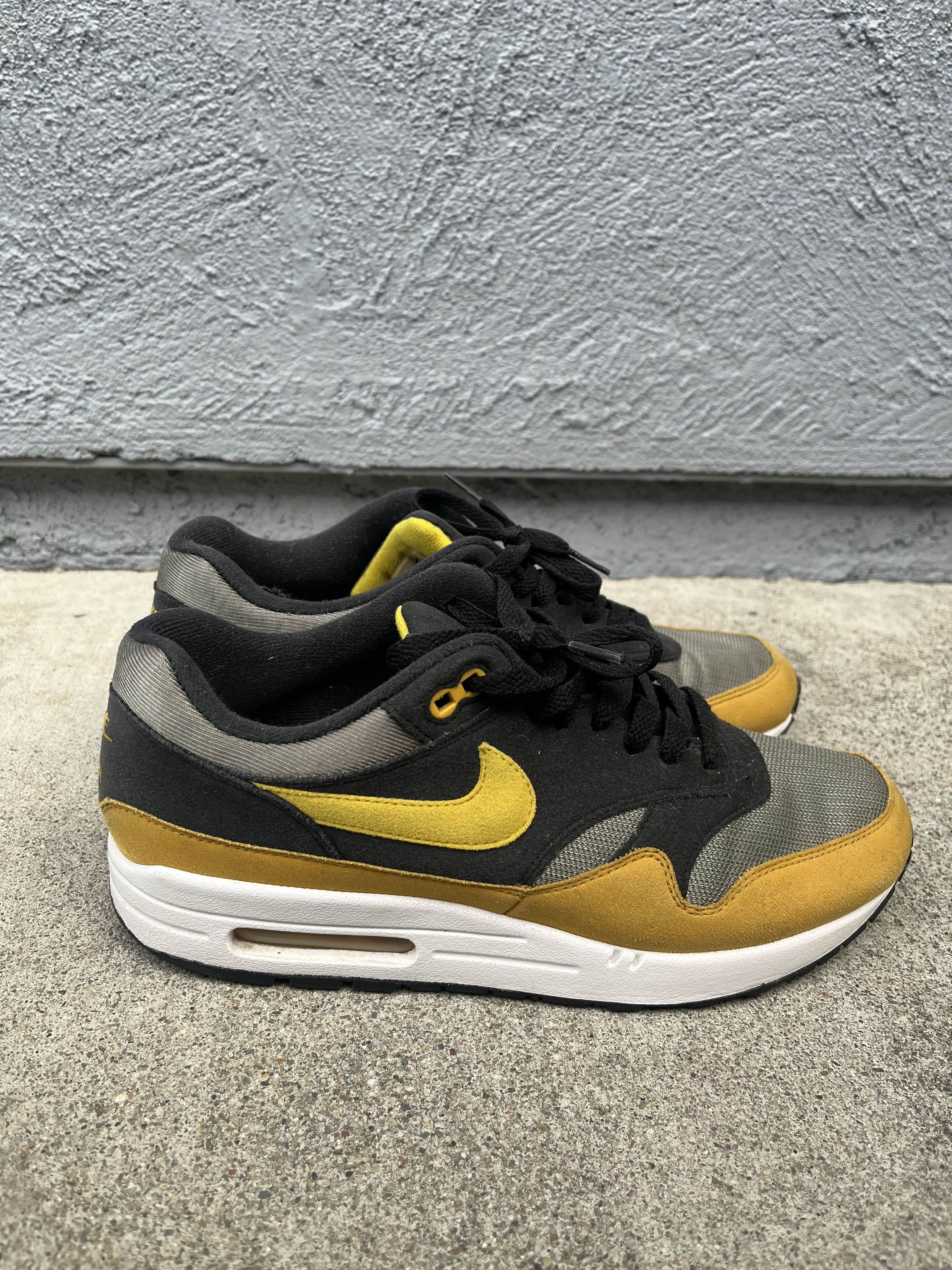 Nike Nike Air Max 1 Dark Stucco/Vivid Sulfur Size US 9 / EU 42 - 1 Thumbnail